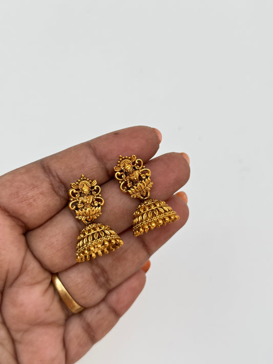 Er5070 small butts earrings