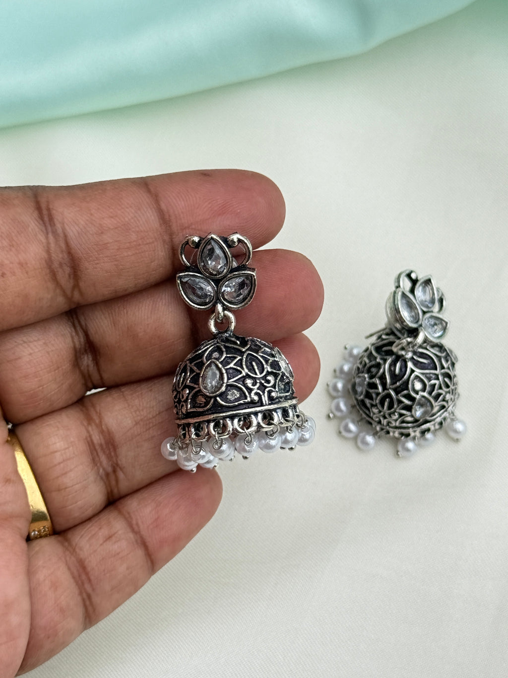 Er207 oxidised butta back push earings