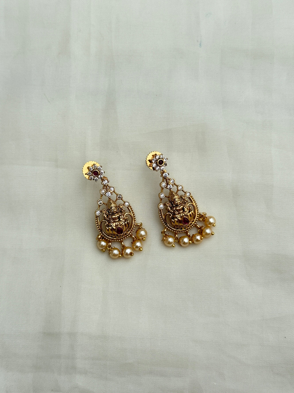 Er66 Lakshmi Devi small hanging earrings