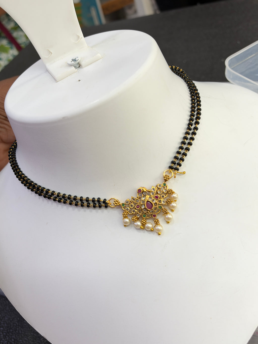 Bb451 peacock multi stones 2 layers 18 inches black beads