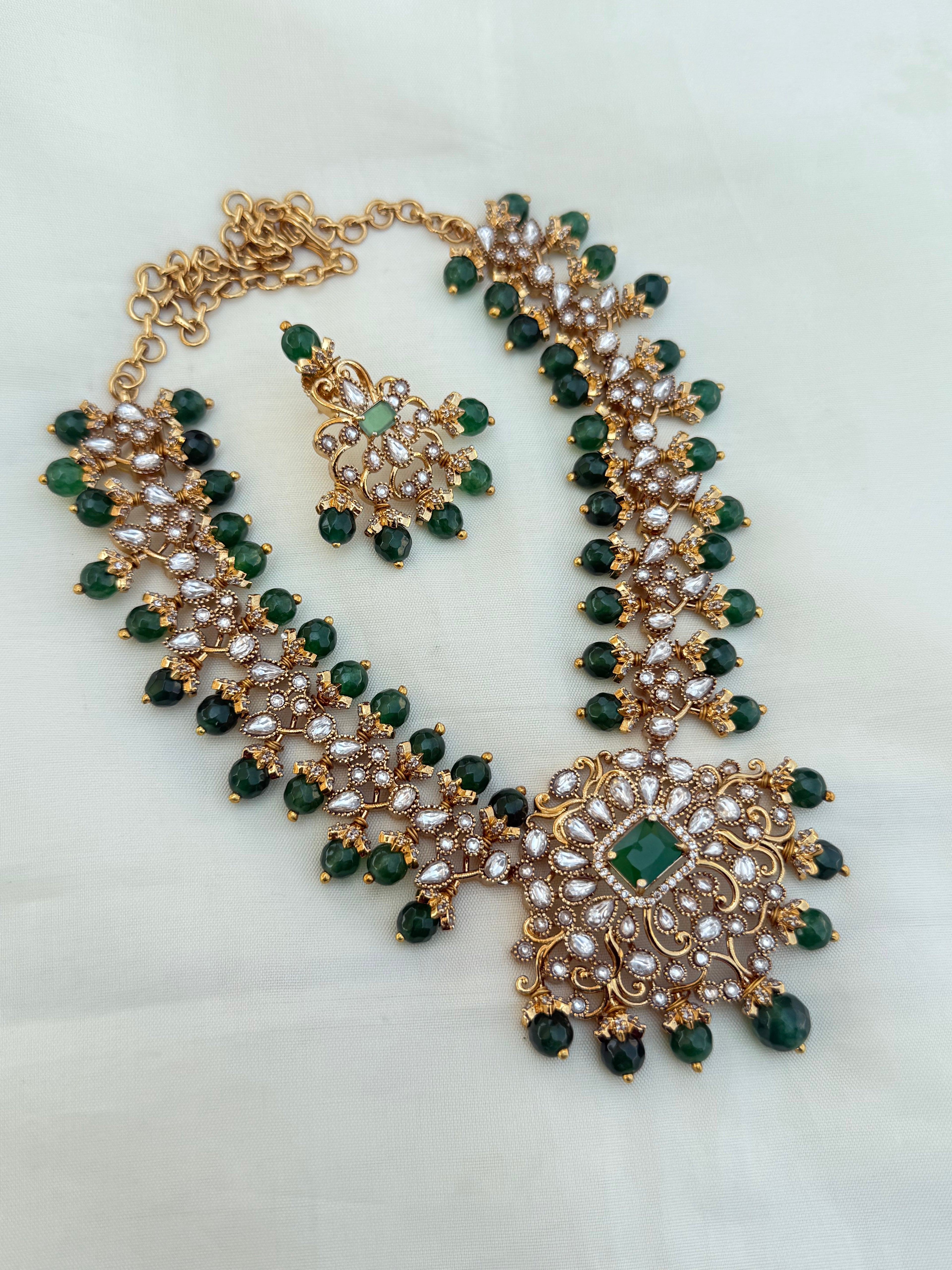 Ns30002 uncut Kundan green beads Neckset