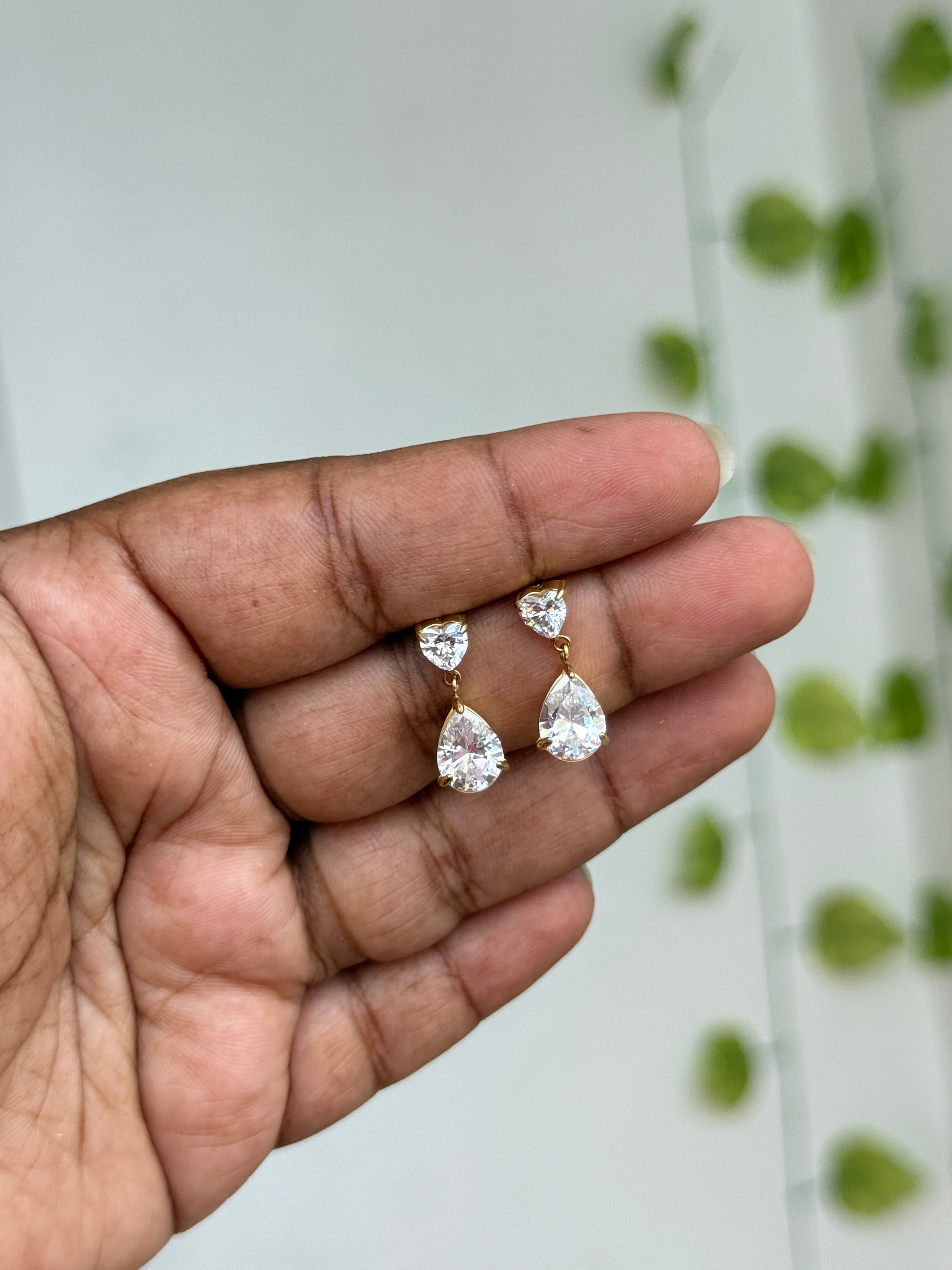 Er295 anti tarnish heart white drop back push earrings