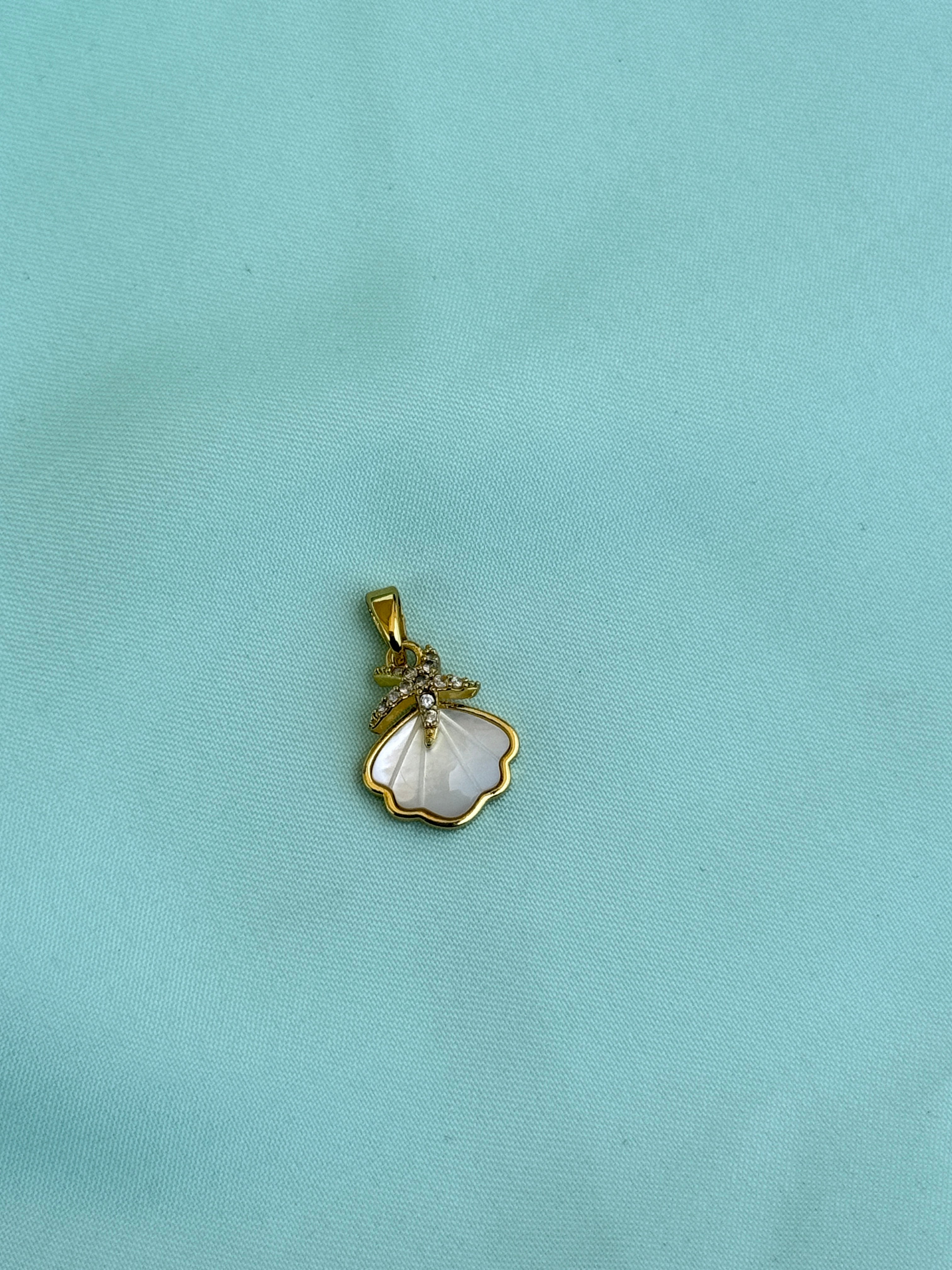 Al07 anti tarnish pearl shell charm (pendent)