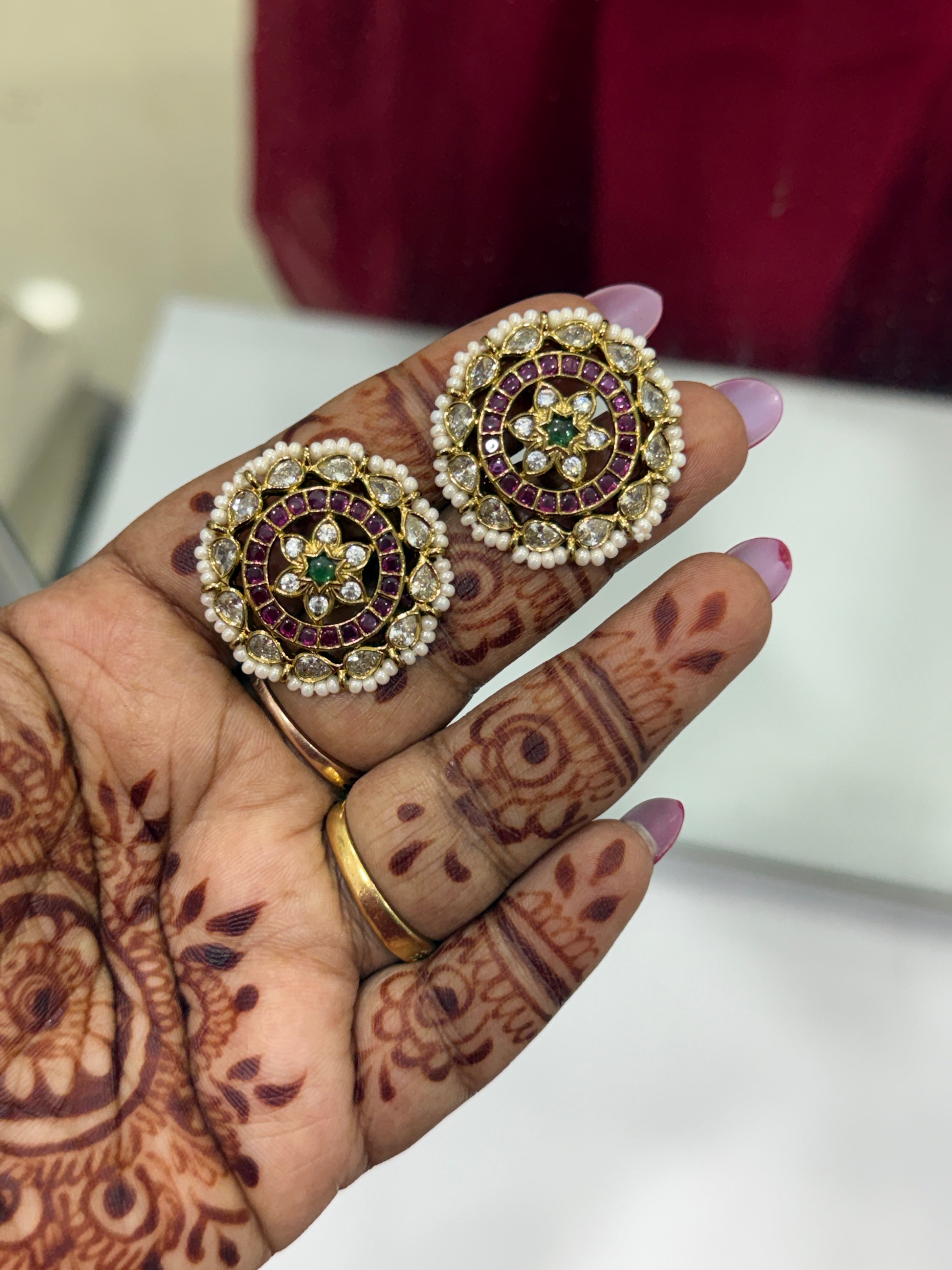 St035 kemp pearl big studs