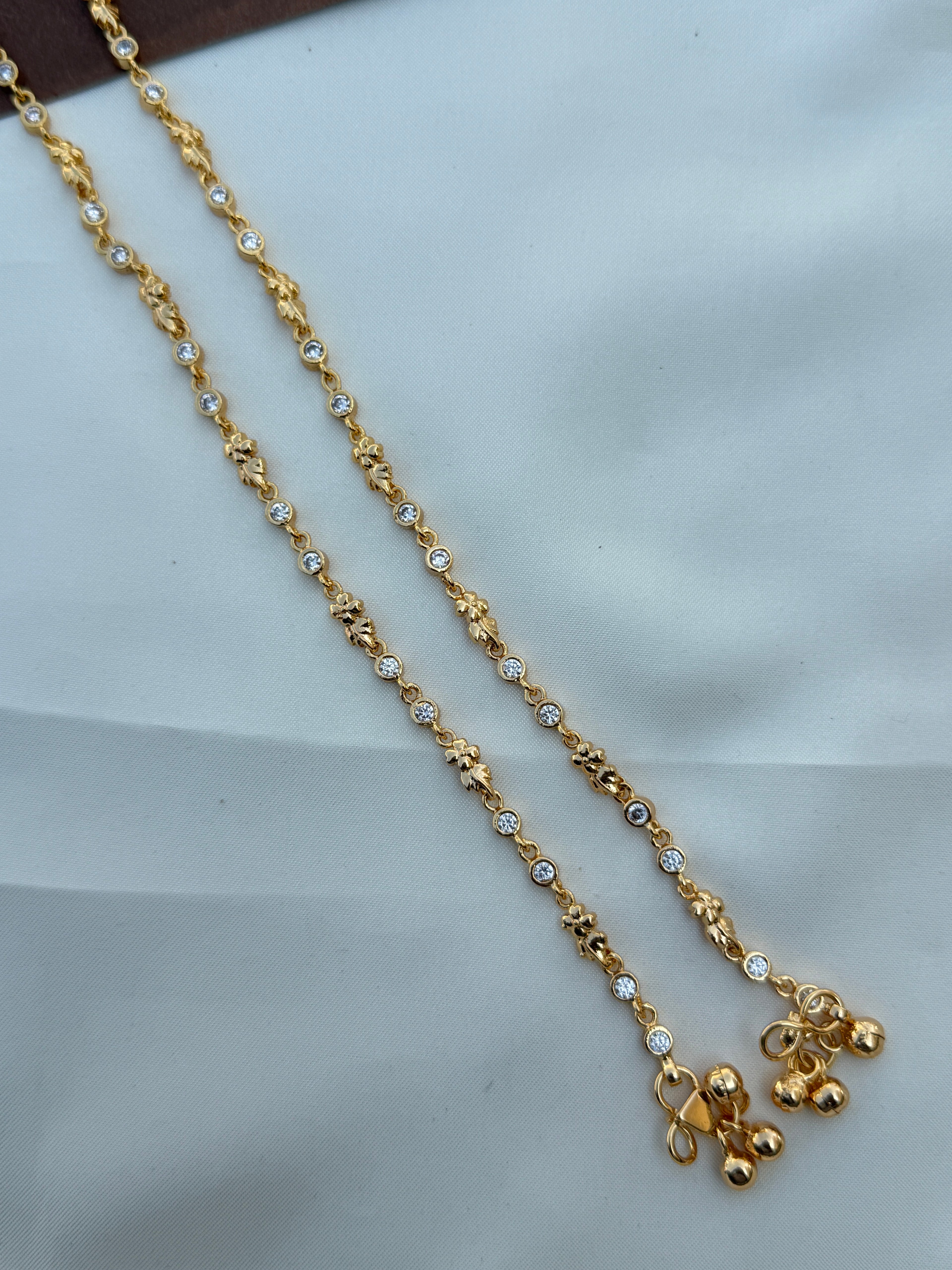 Ak112 panchaloham flower anklets in 9.5 and 10.5 sizes