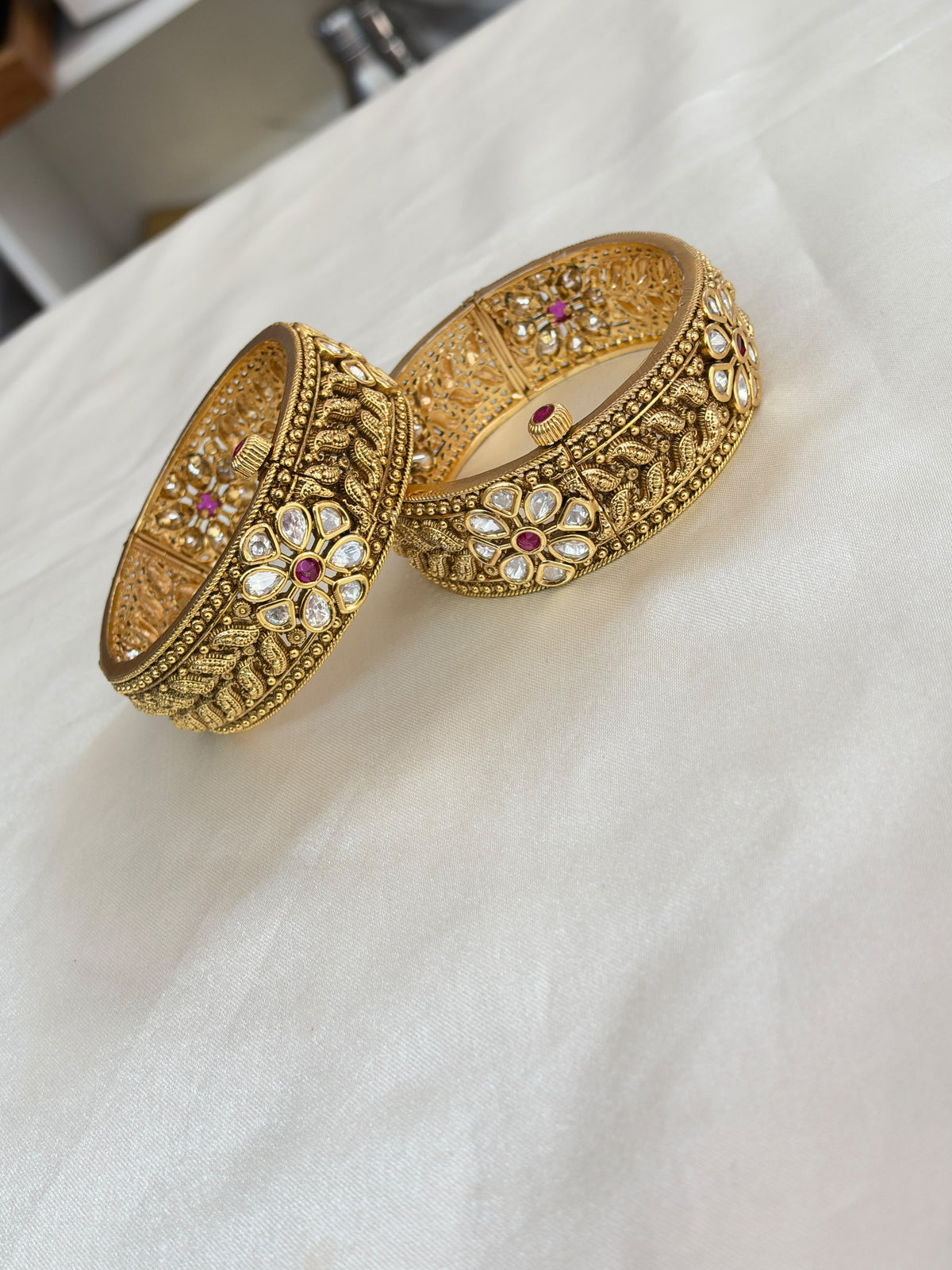 Sb701 antic nakshi openable bangles