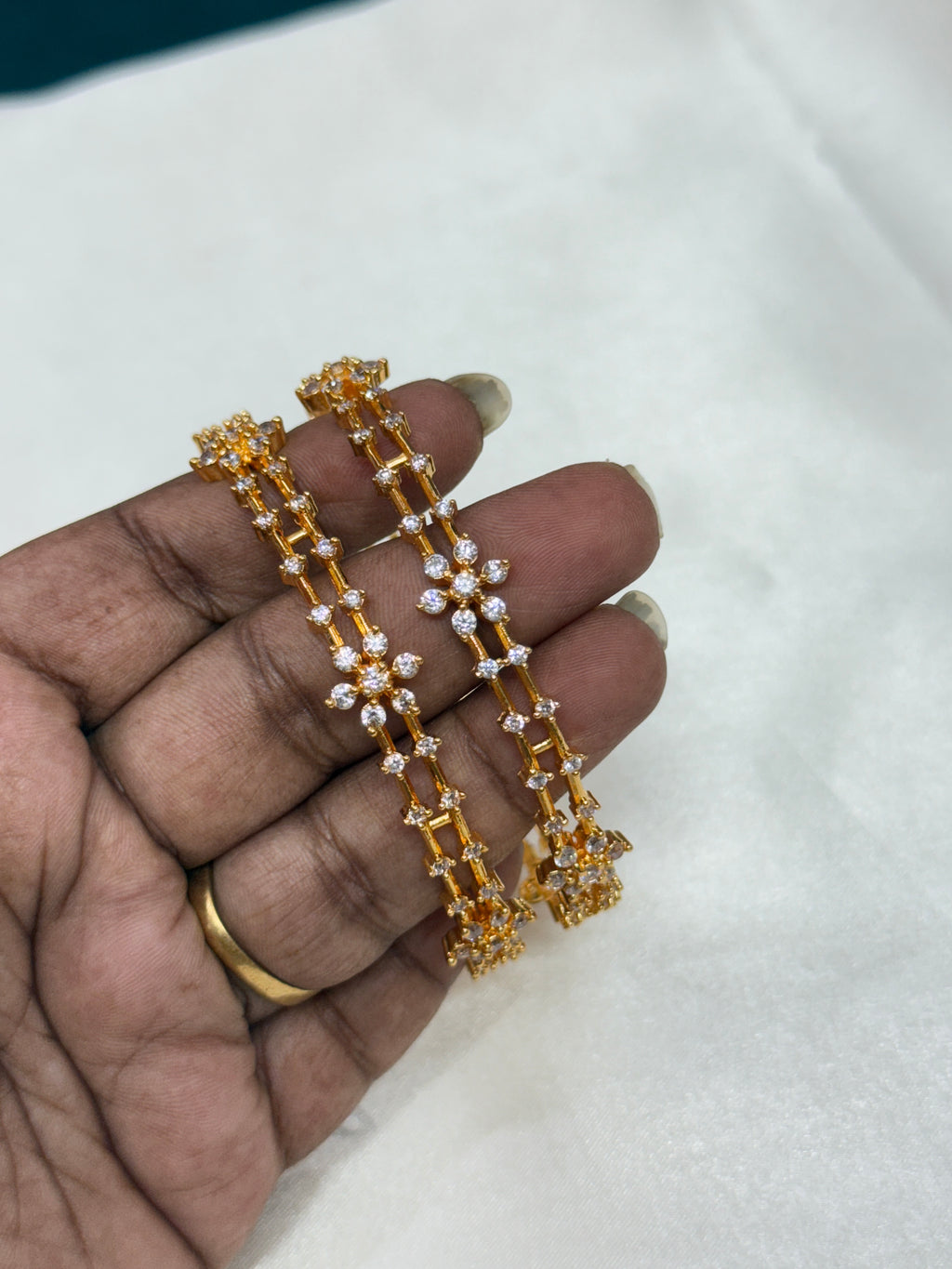 Sb119 flower diamond replica bangles