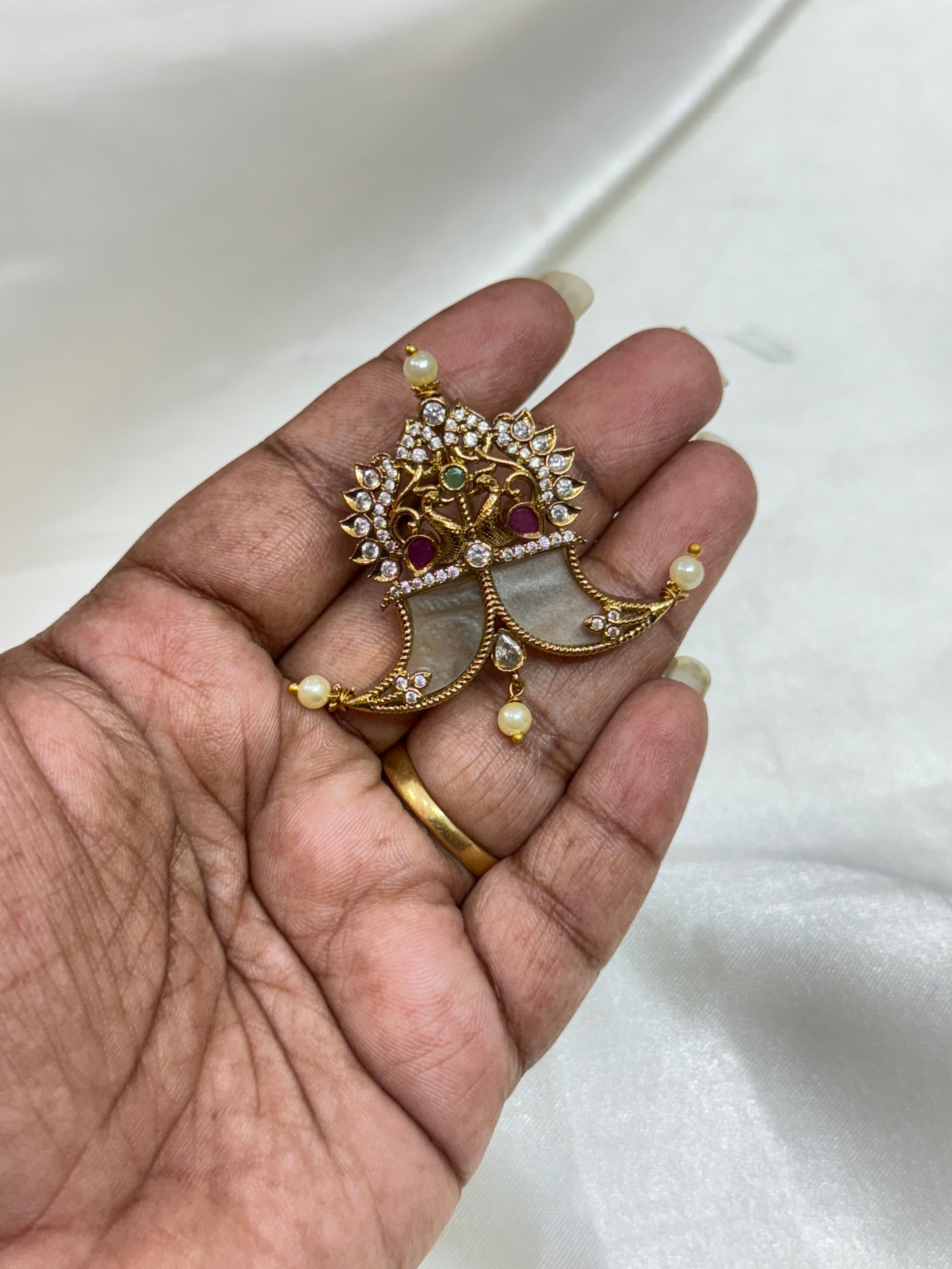 Pg013 lakshmi narsimha swamy puligoru pendant