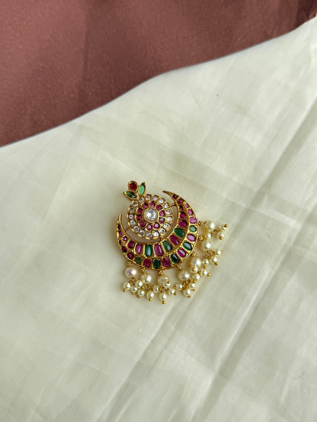 L003 kemp pearl pendant u can use this pendant for hipbelt as well