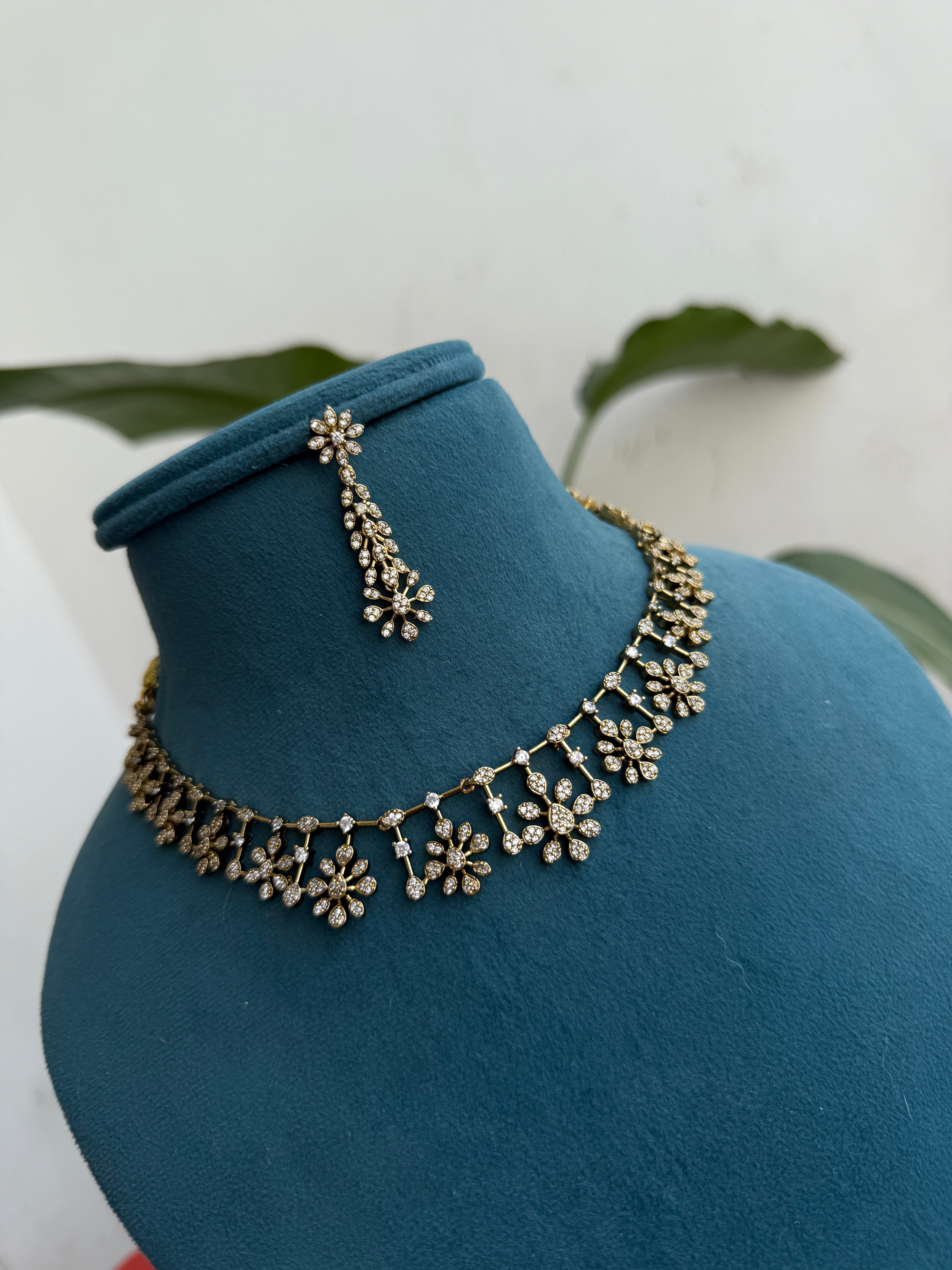 Ns452 flowers cz neckset