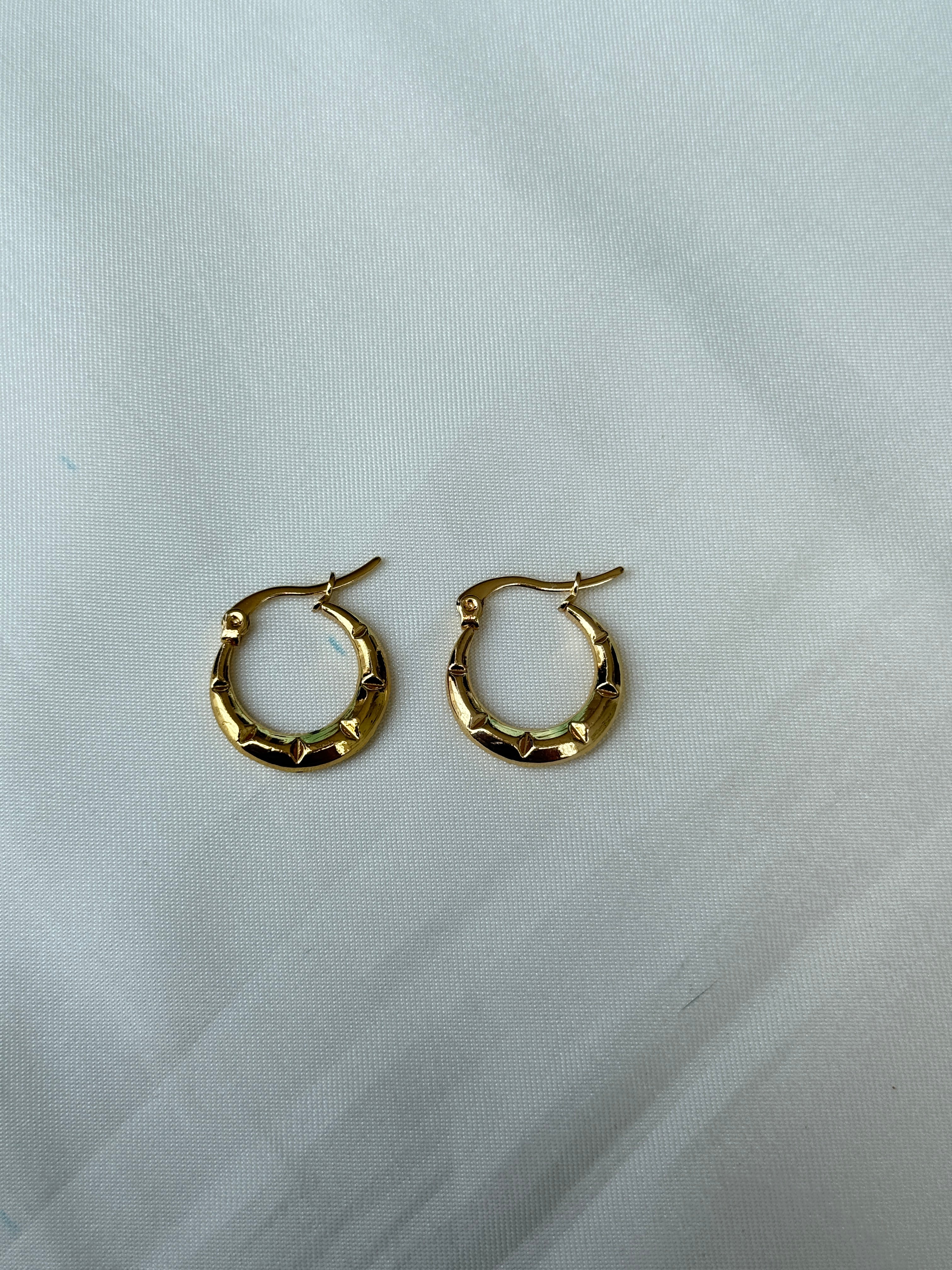 St042 anti tarnish hoops earrings