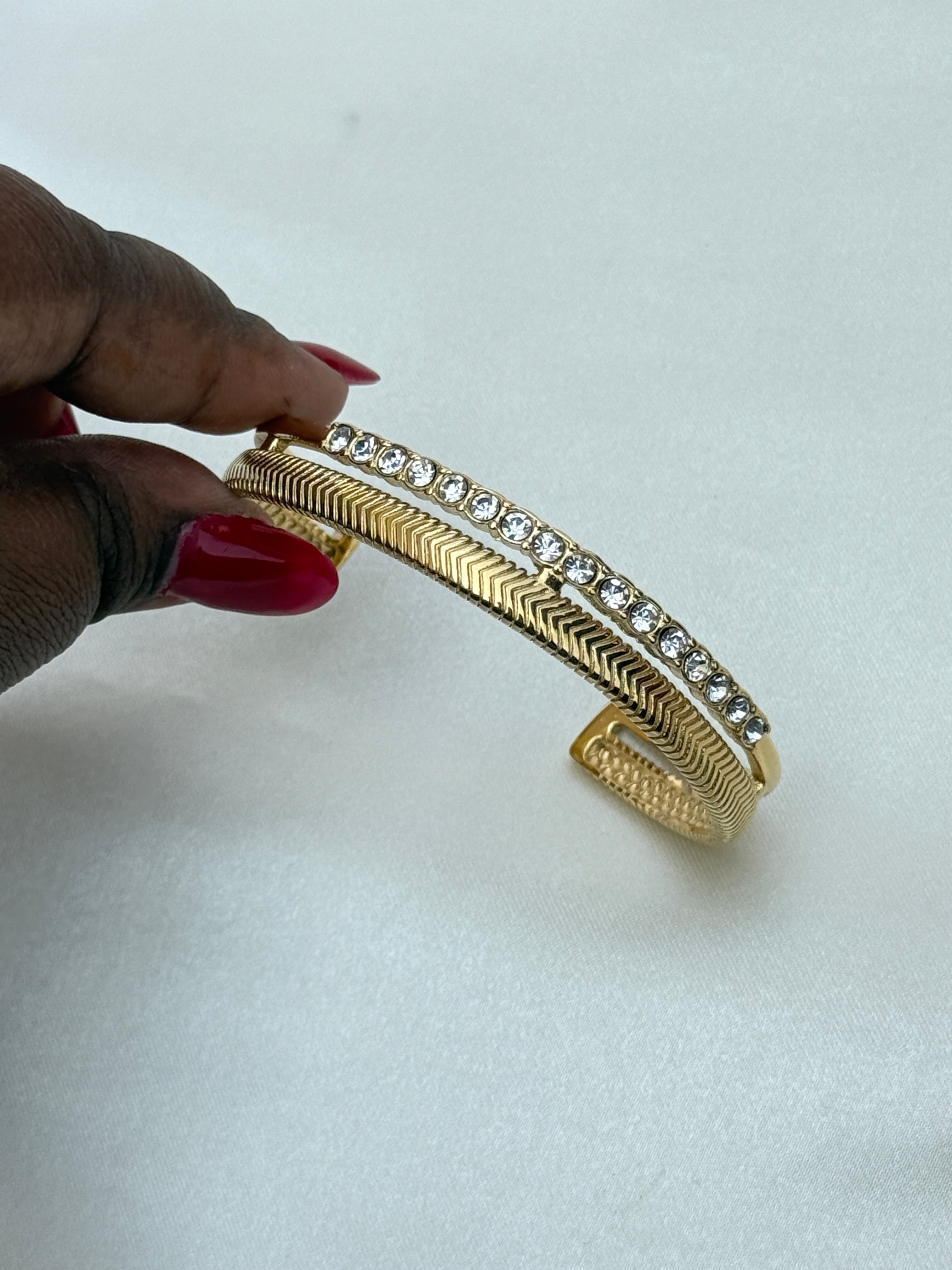 Ab067 2lines openable openable bracelet