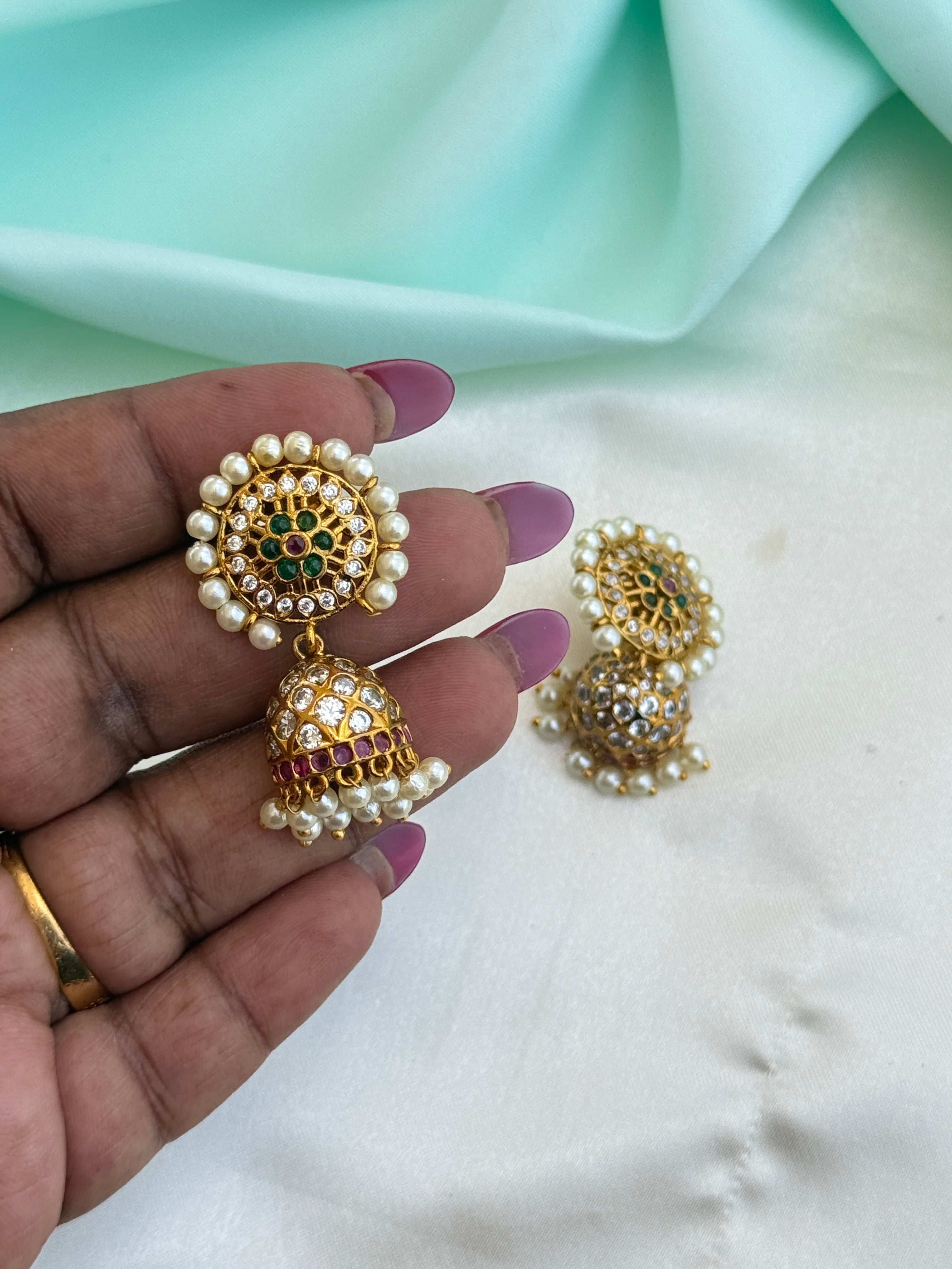 Er242 Kemp pearl butta earrings