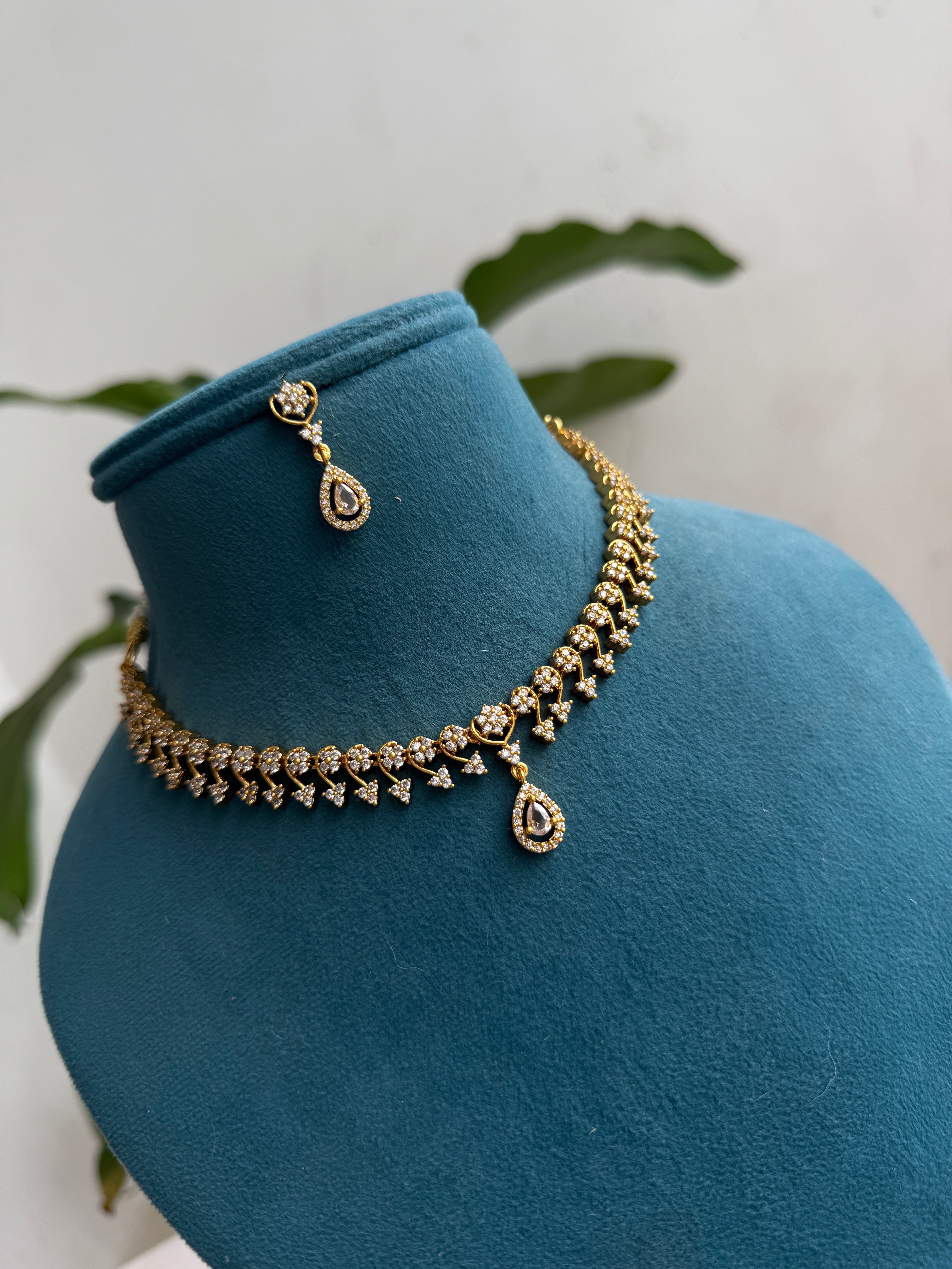 Ns438 simple white stone neckset