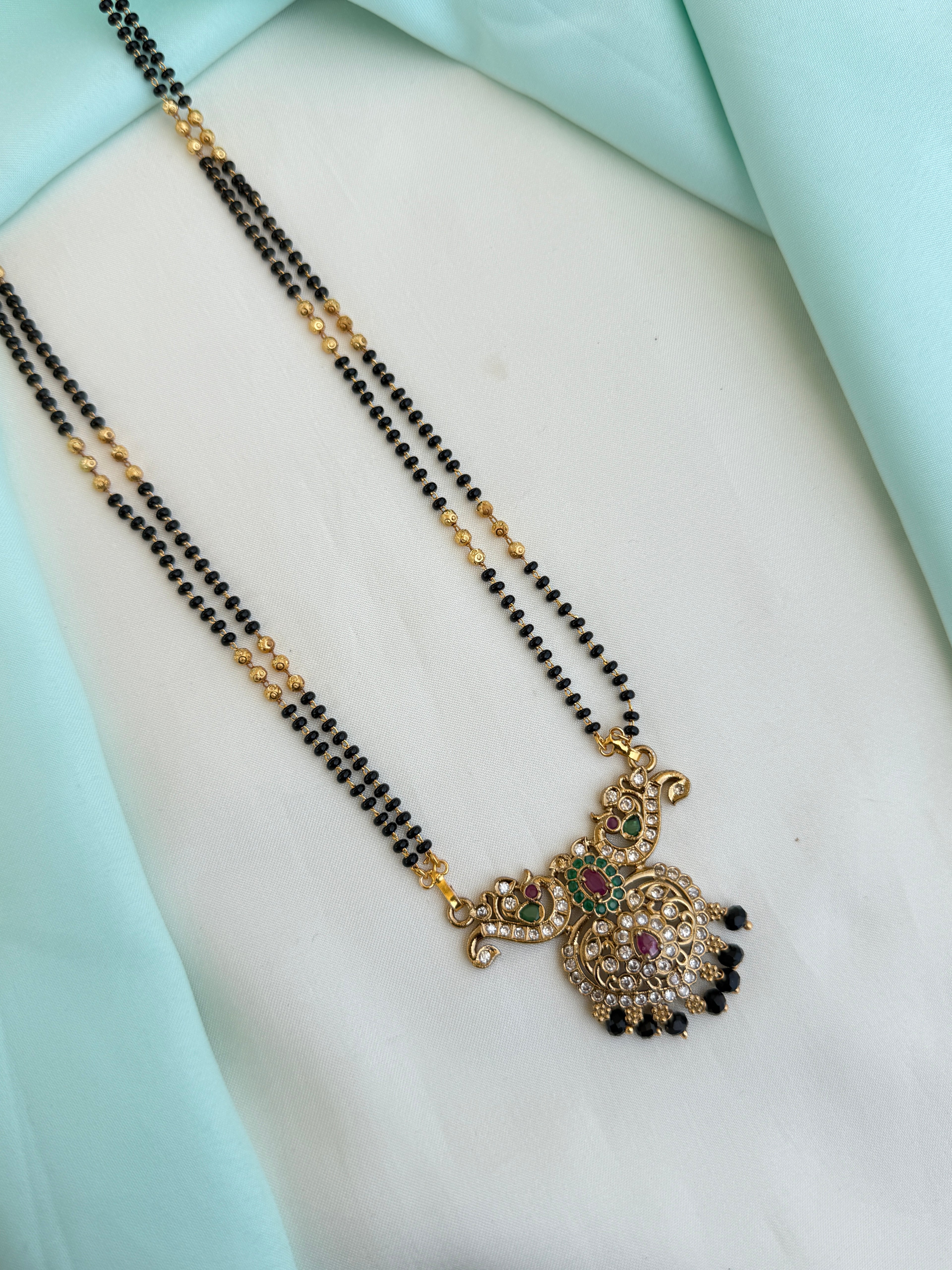 Bb137 peacock matt finishing  2 layer's 27 Inches black beads
