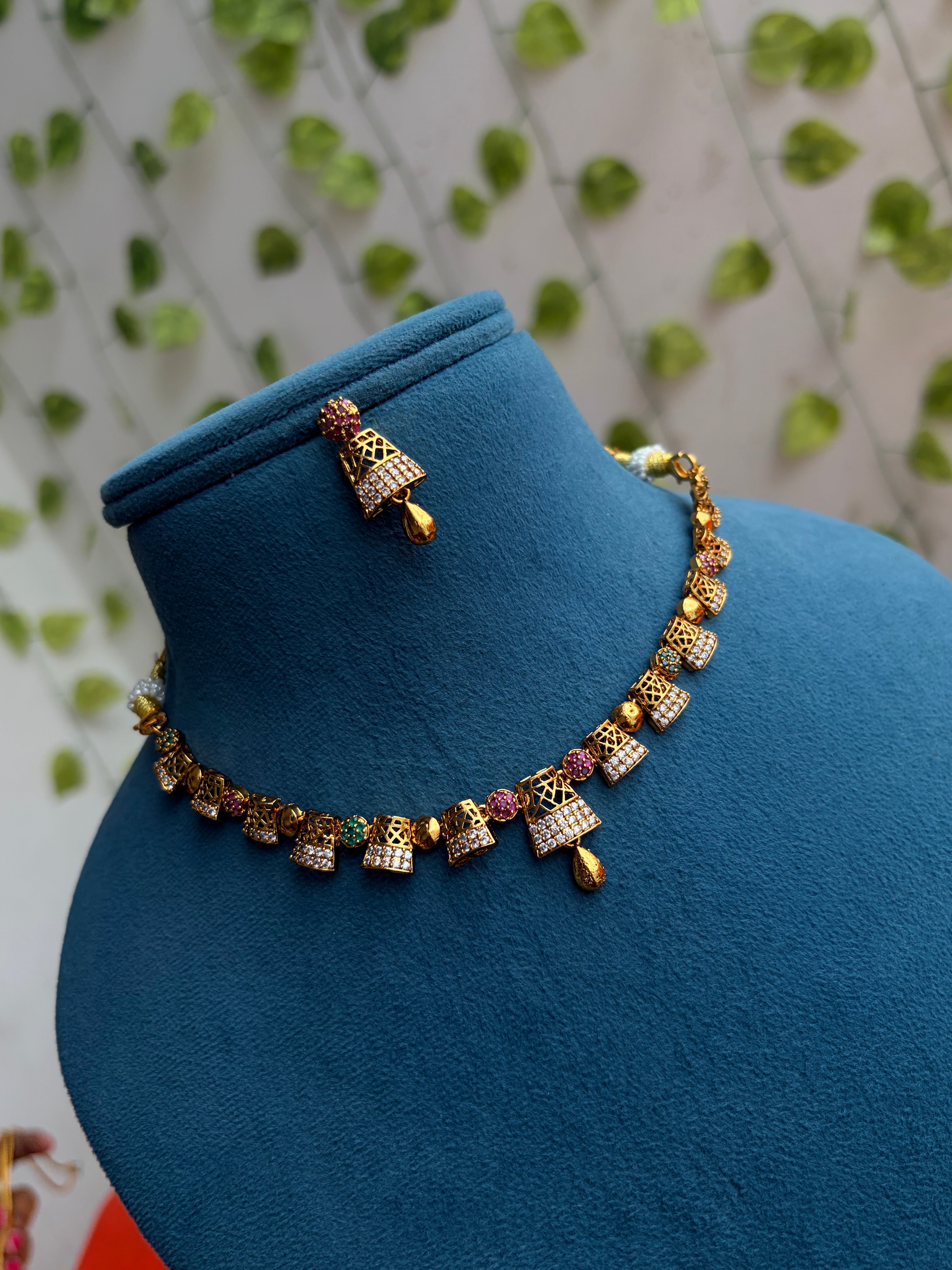 Ns851 multi short Neckset with earrings