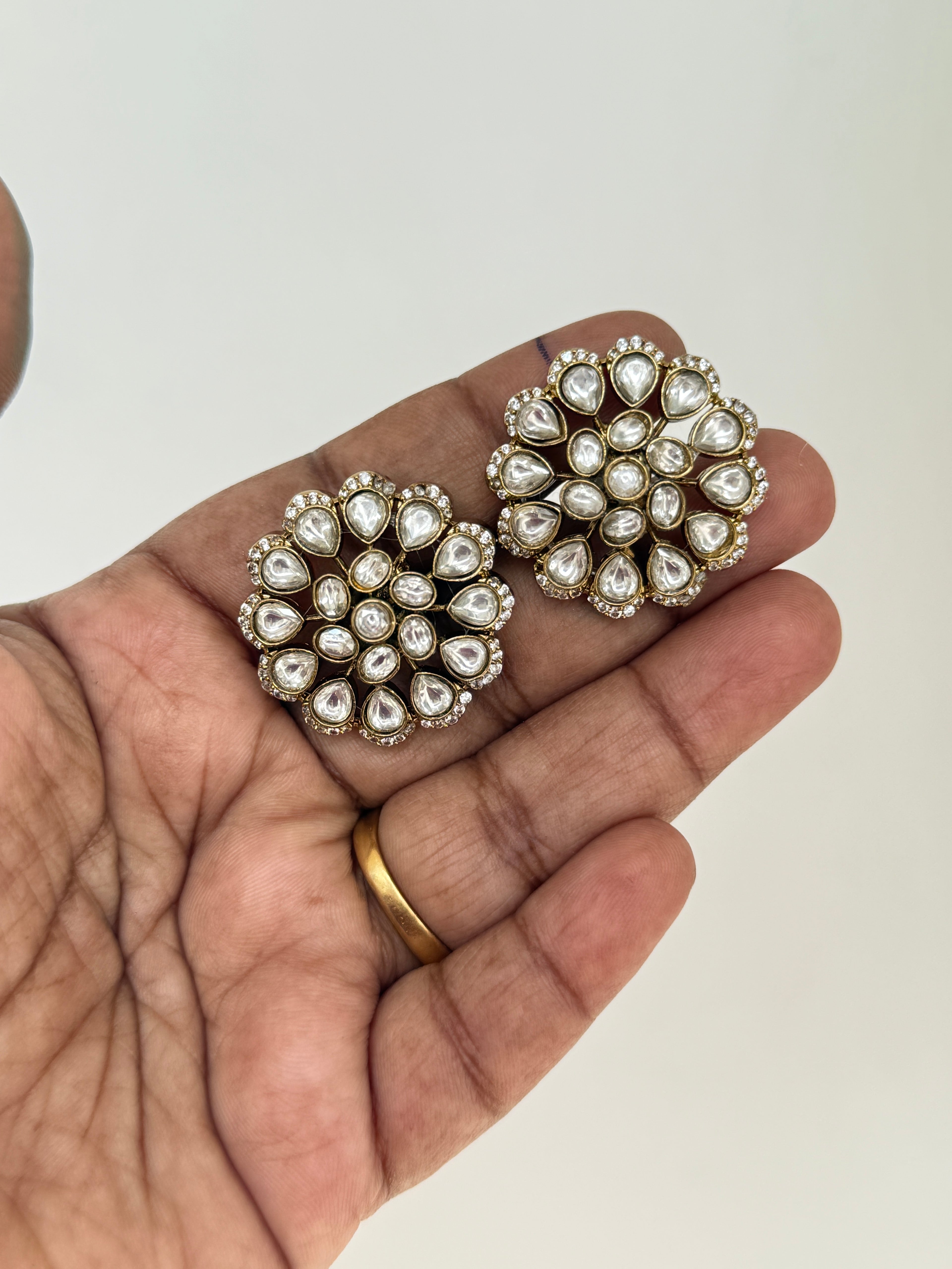 St010 moissanite back screw studs