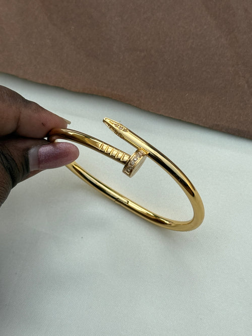 Ab056 anti tarnish bracelet color wont fade