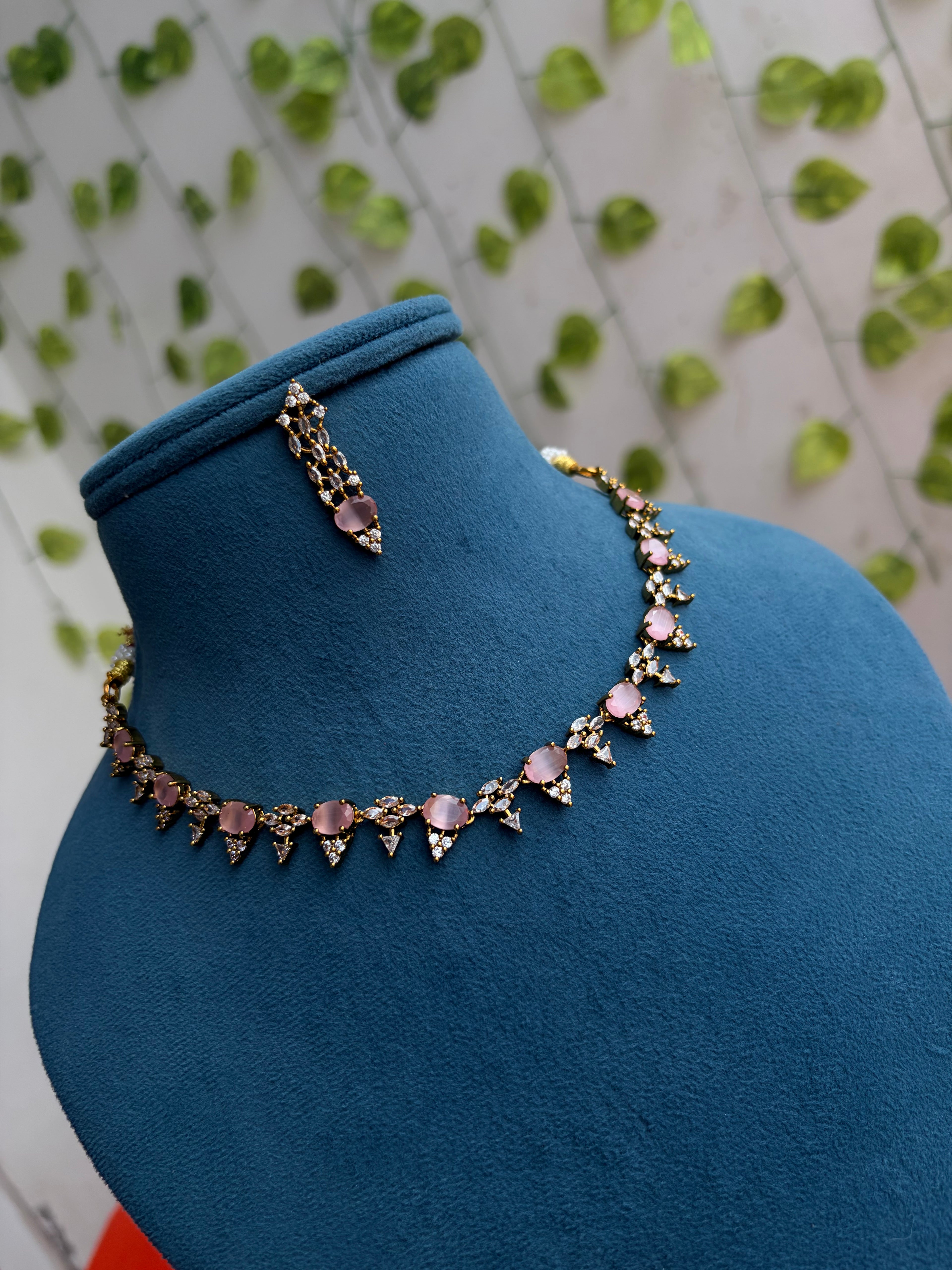 Short neckset with oval earrings - Ns836