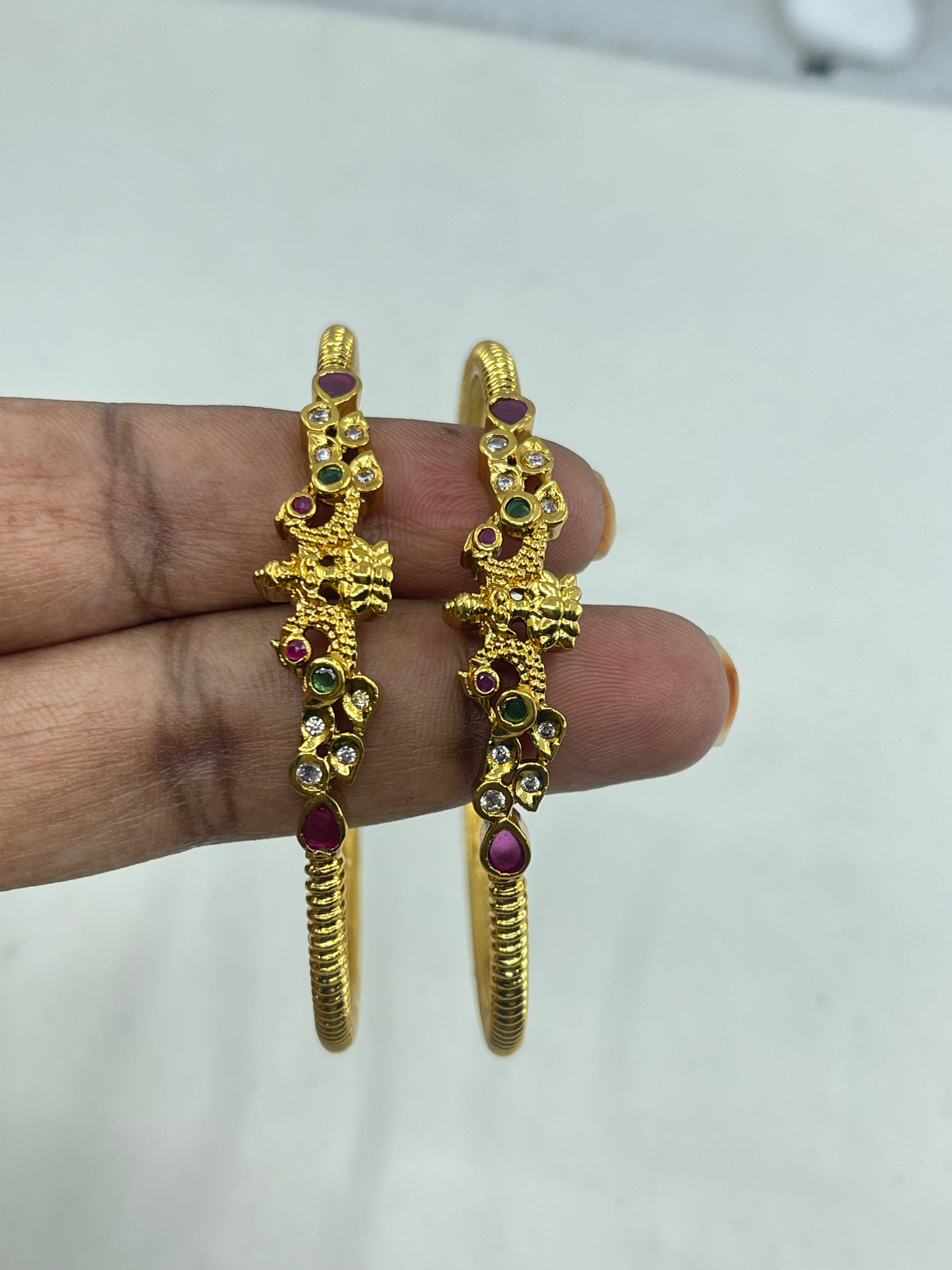 Simple Lakshmi Devi kada bangles sb528
