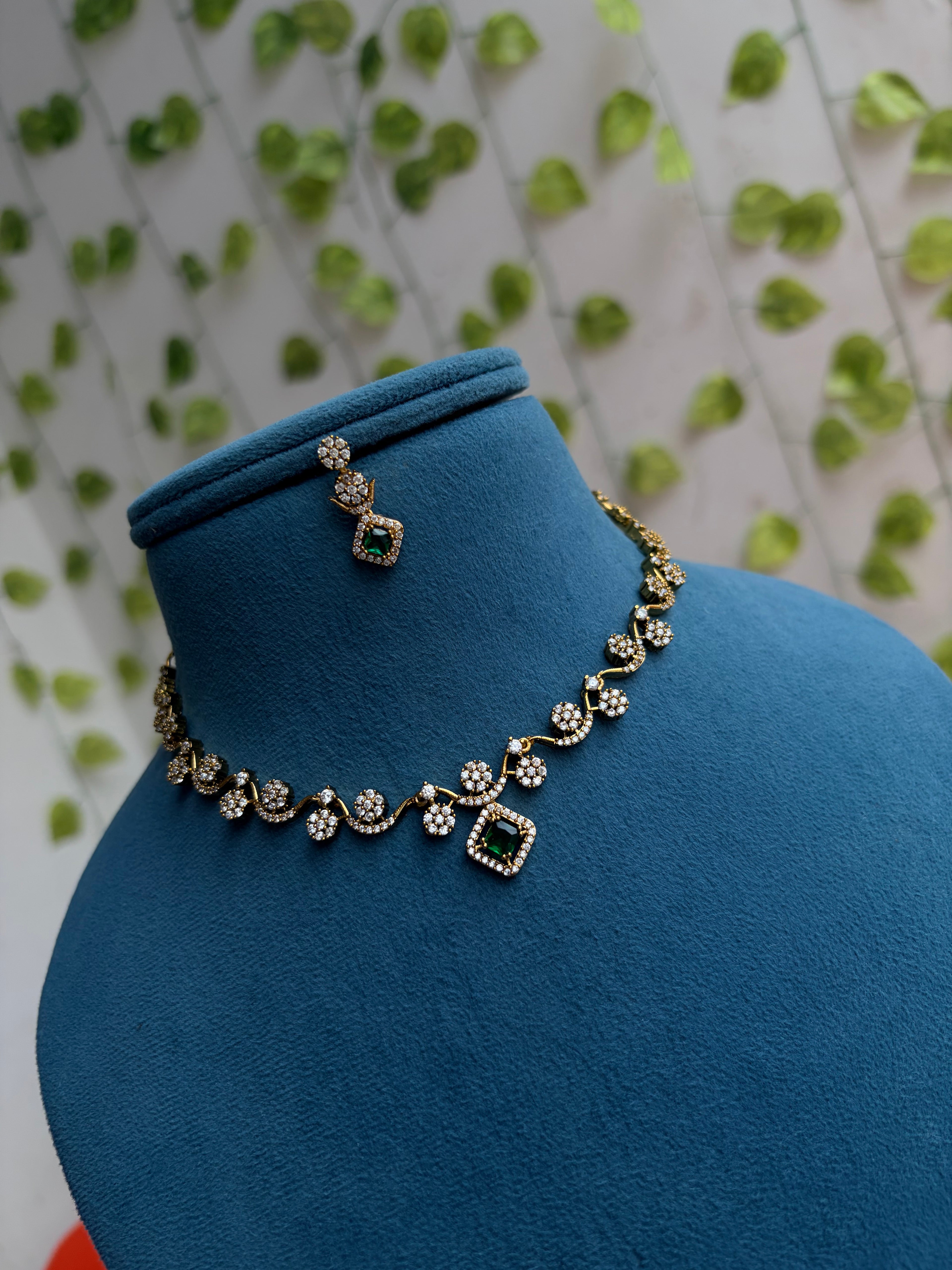 Ns855 diamond replaces small flower short neckset with earrings