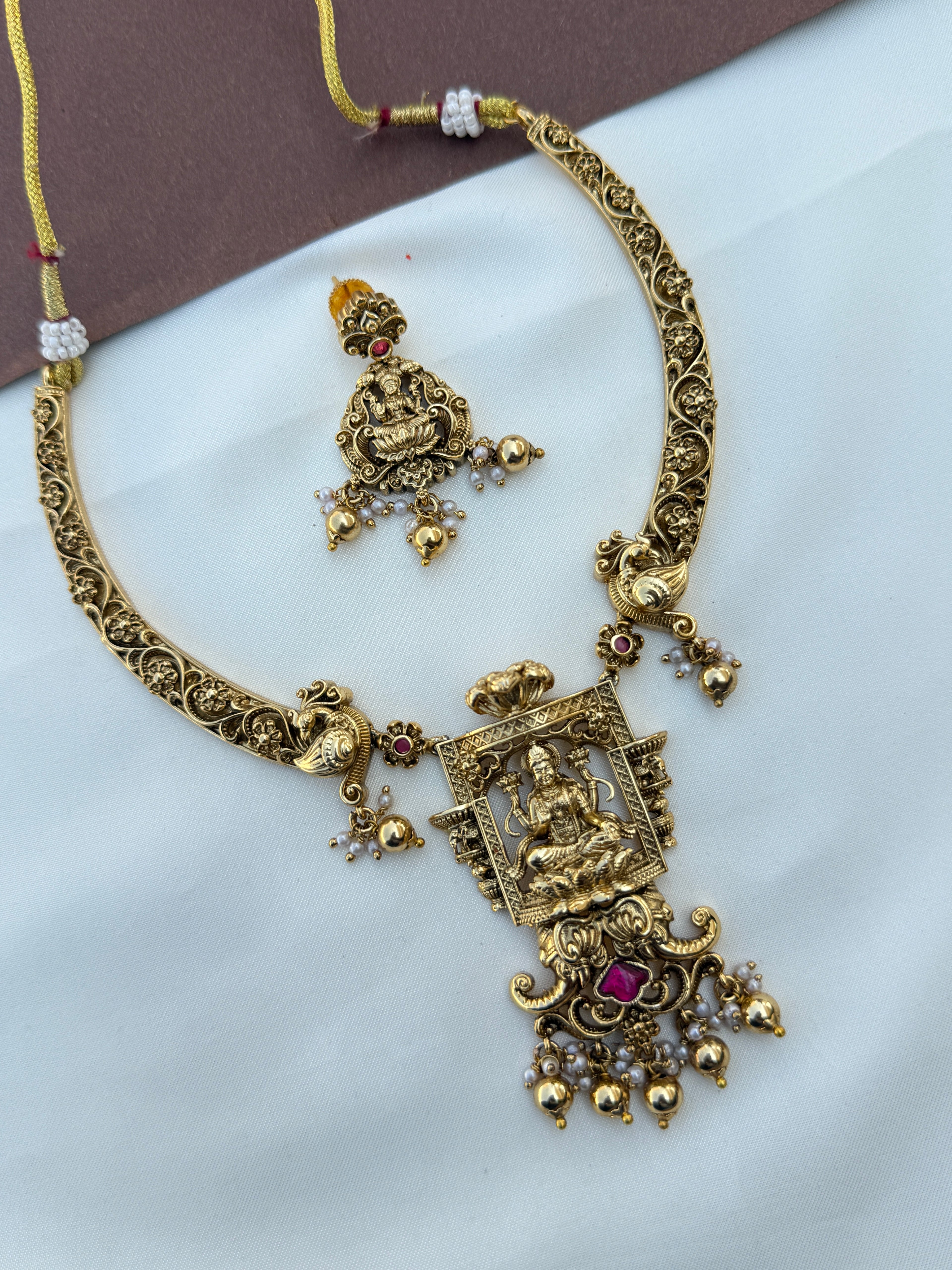 Ns654 nakshi Lakshmidevi jadau Kundan kante neckset with gold balls