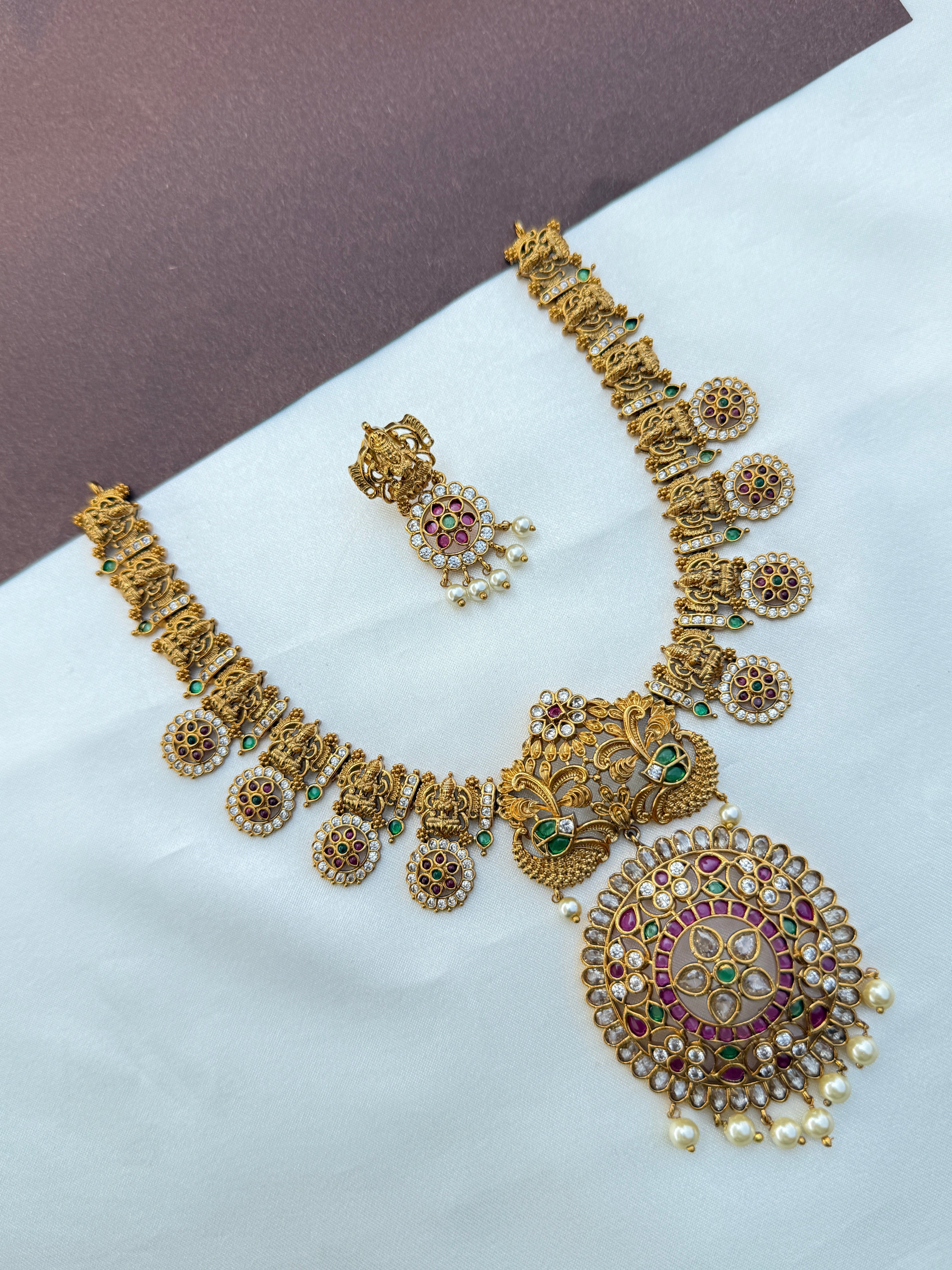 Ns580 kemp Lakshmi devi short bottu mala neckset