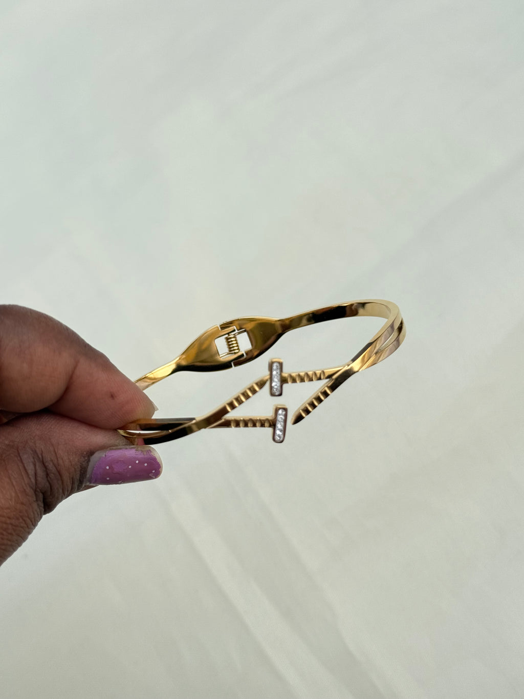 Ab005 anti tarnish double V openable bracelet