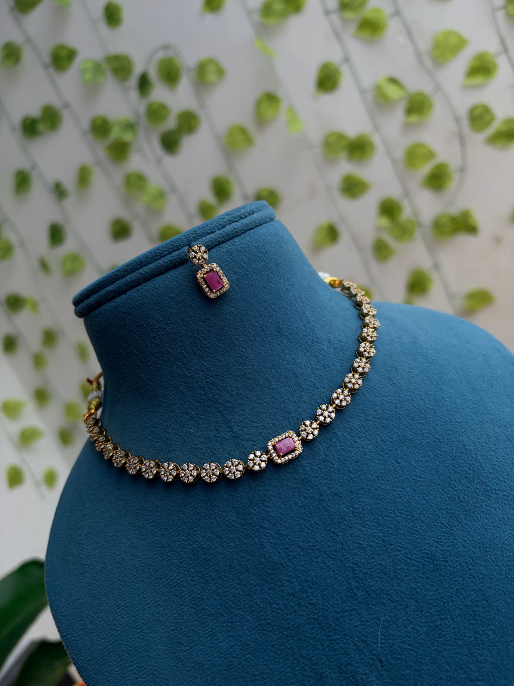Ns935 Pink and white stones Short Neckset with Earrings