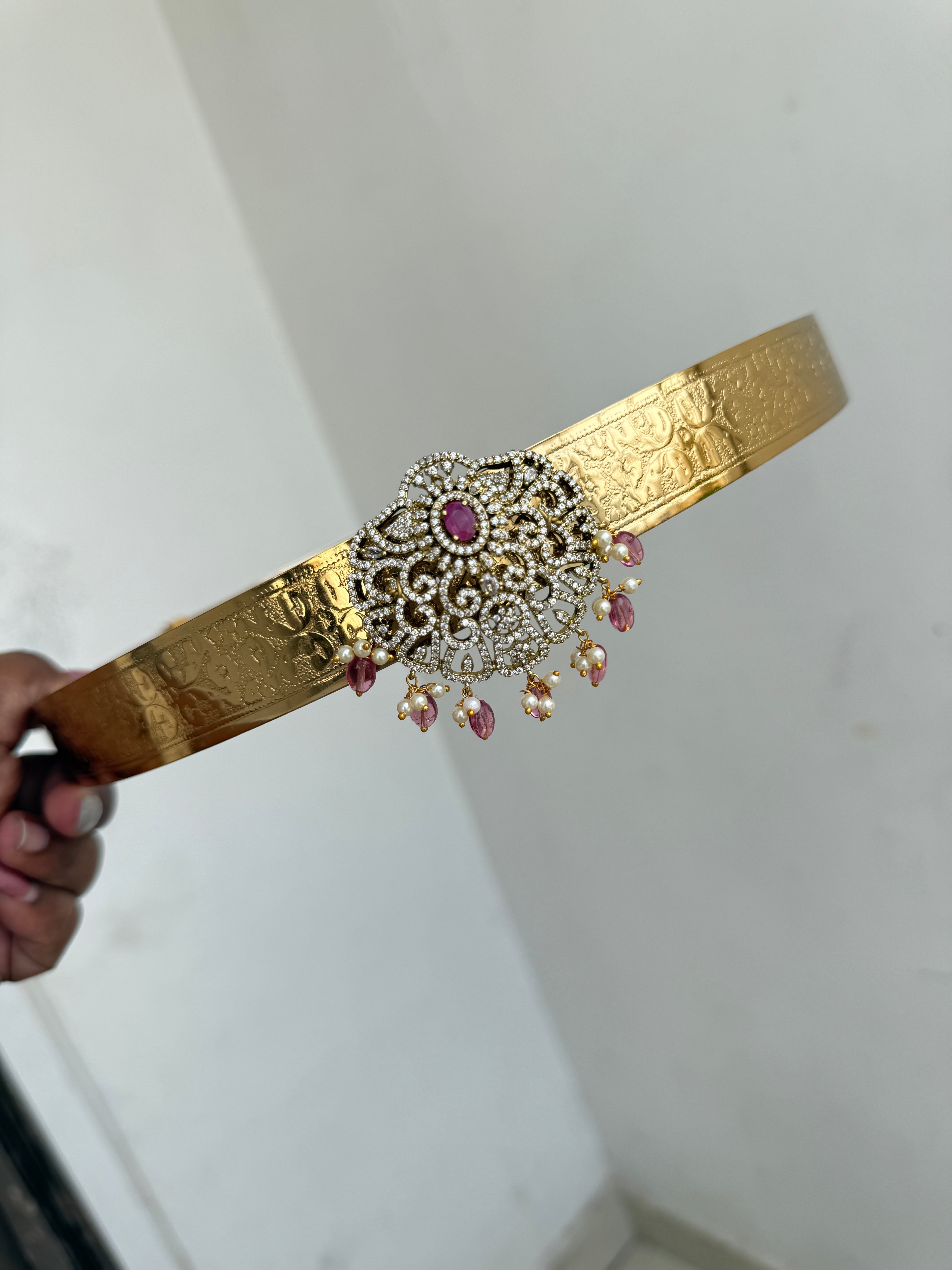 Hb603 adults texturehi hipbelt with ruby beads