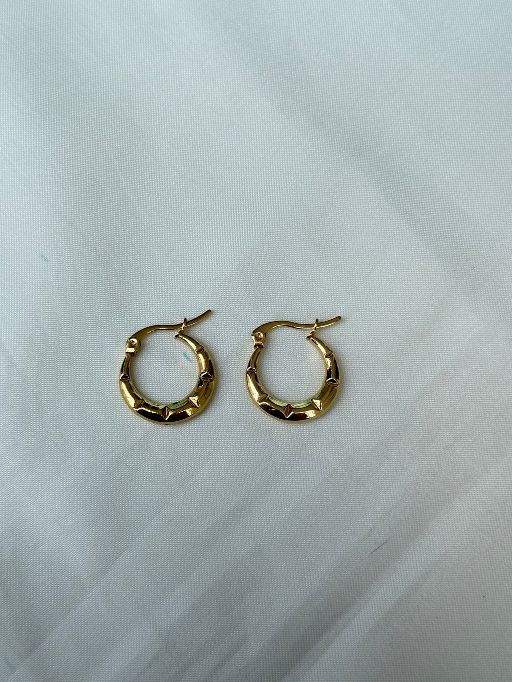 St042 anti tarnish hoops earrings