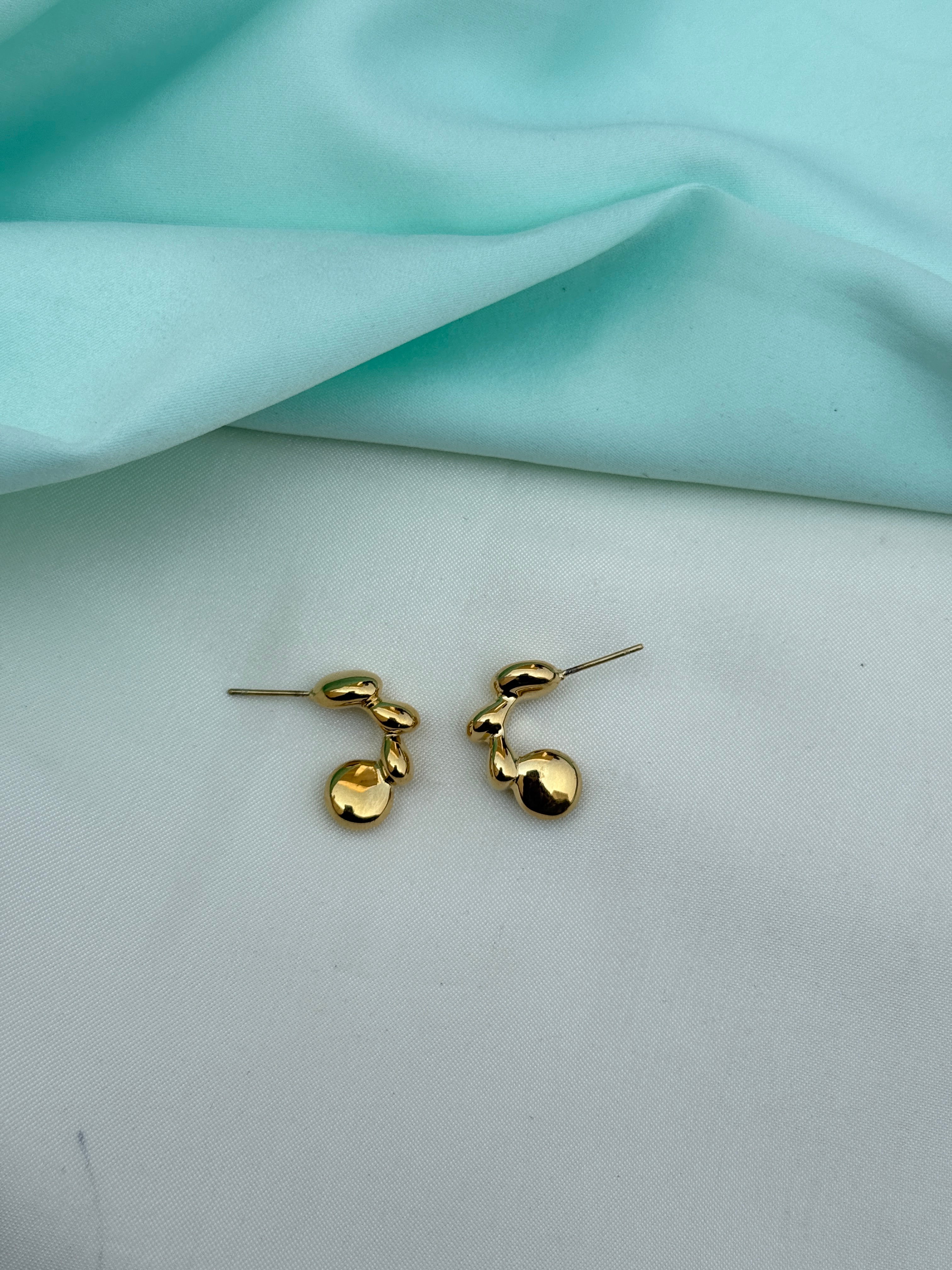 St054 anti tarnish gold stud