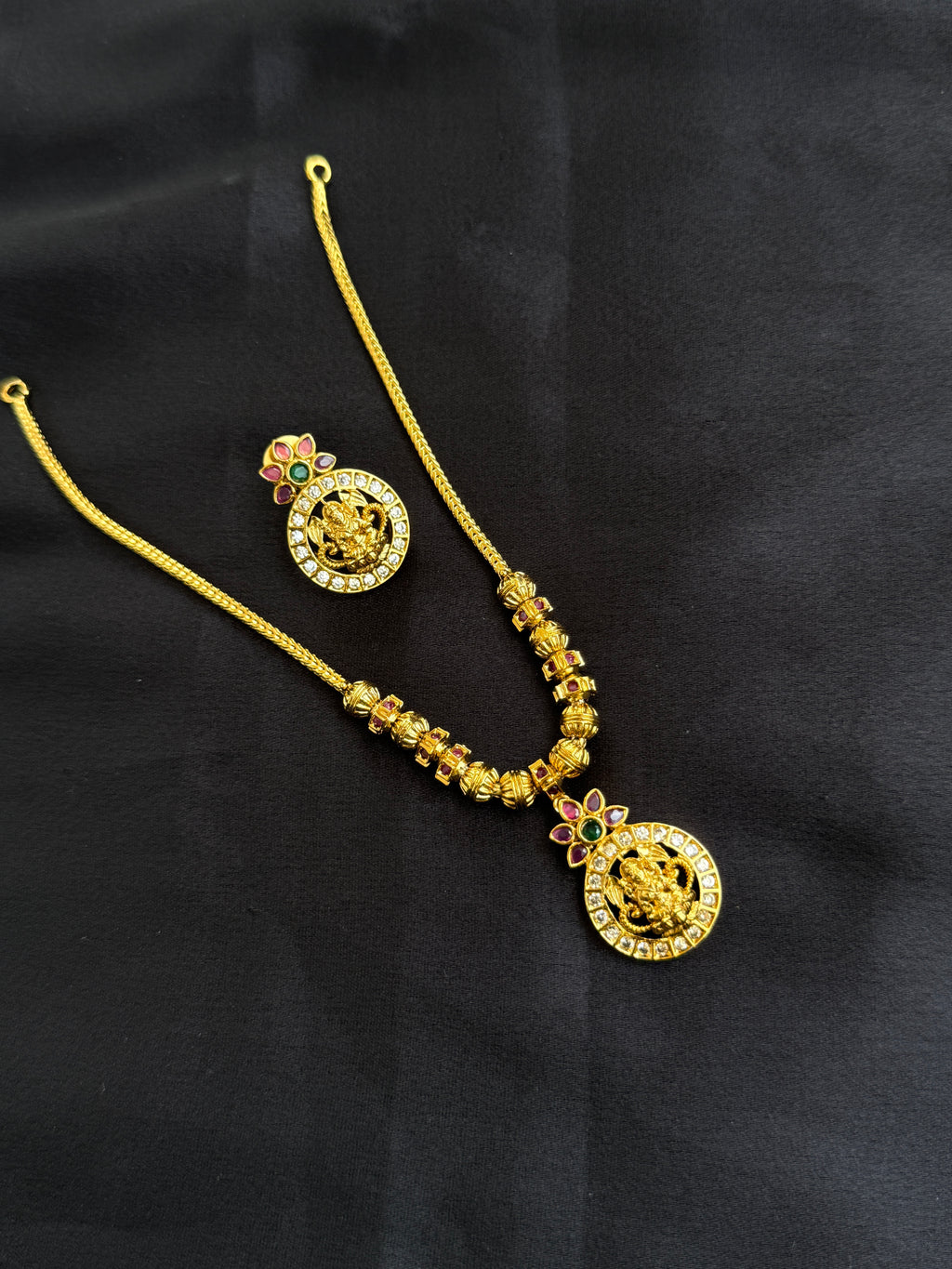 Ns268 lakshmi devi gold ball naan thread neckset