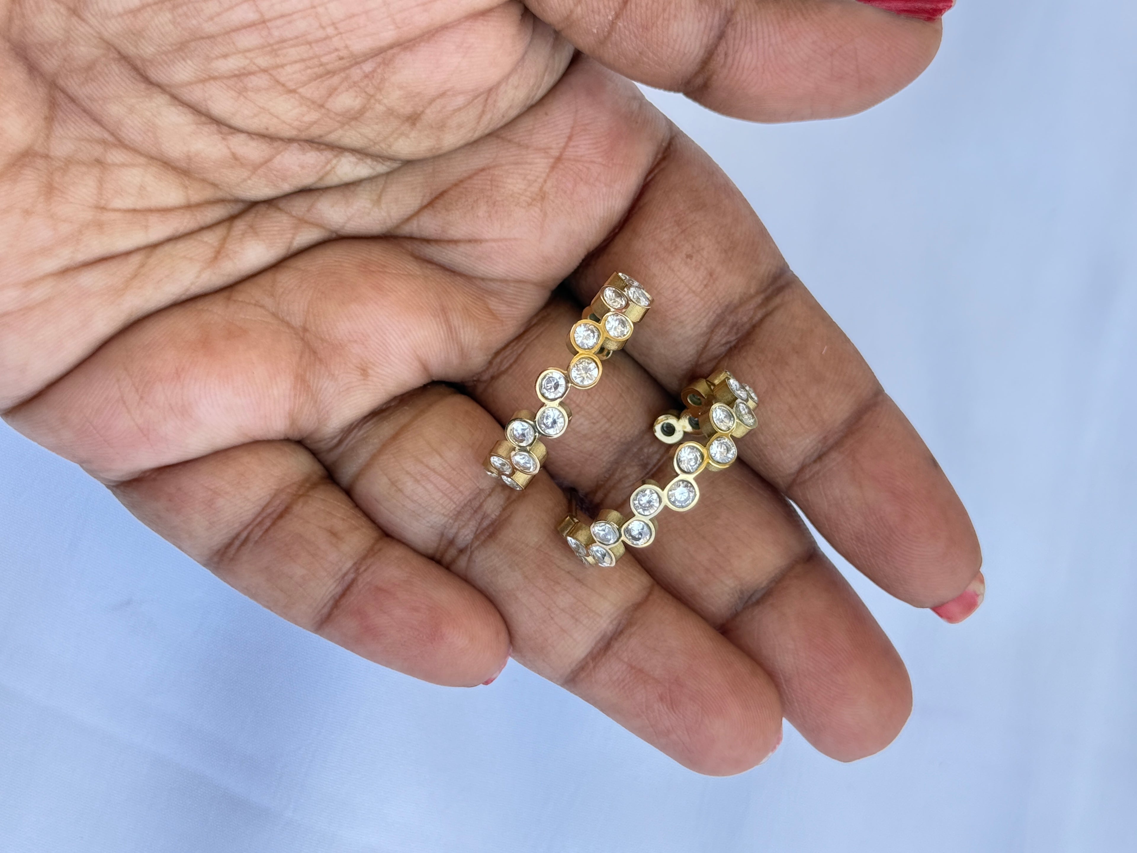 Er033 white stone Anti tarnish hoops