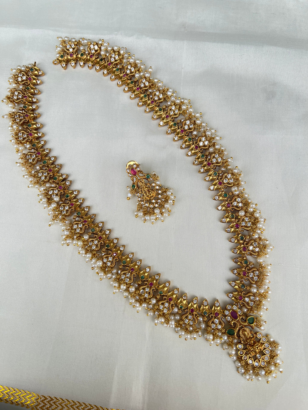 Lakshmi Devi gutttapusalu long haram