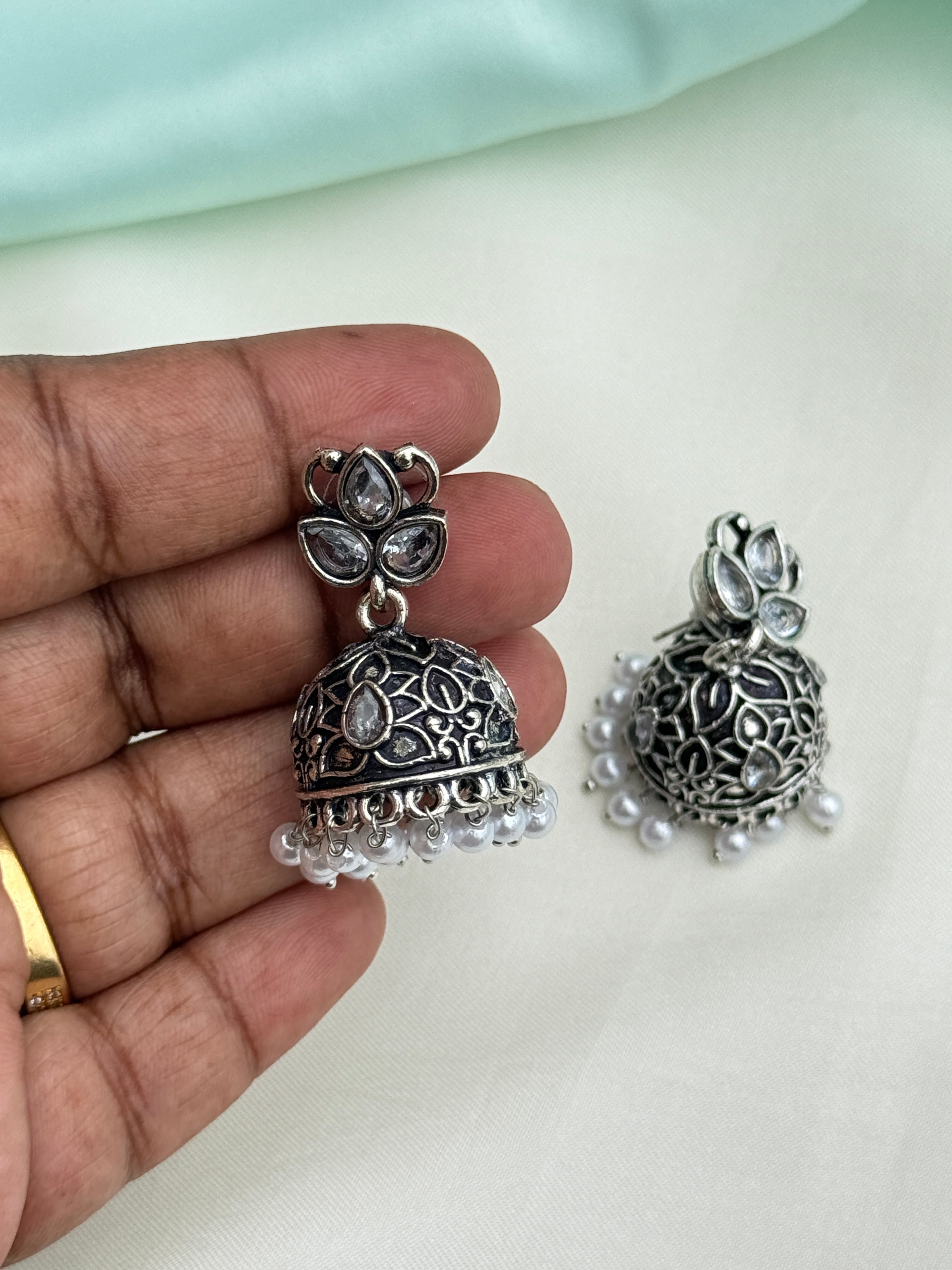 Er207 oxidised butta back push earings