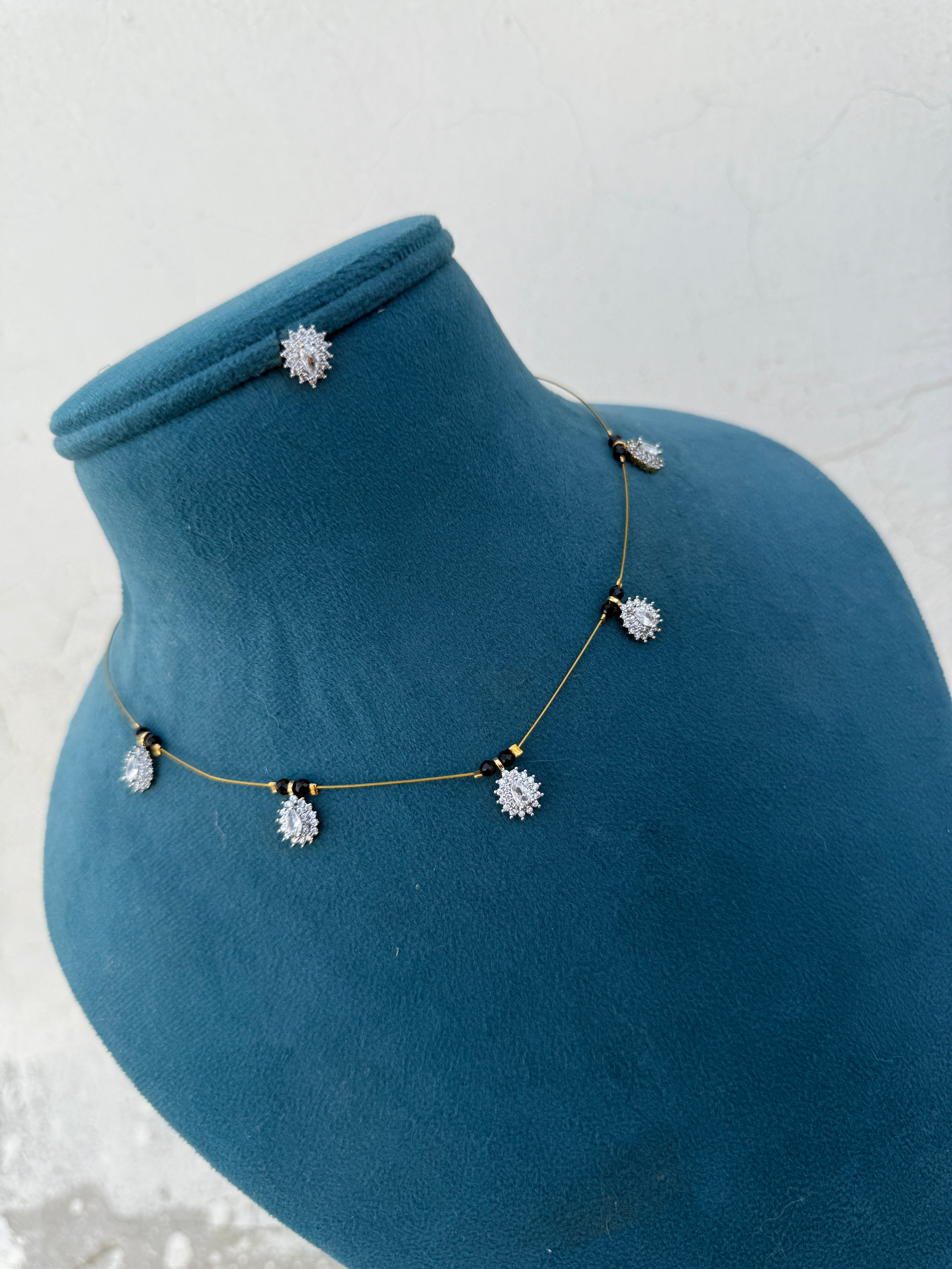 Ns557 blackbeads invisible chain with earrings