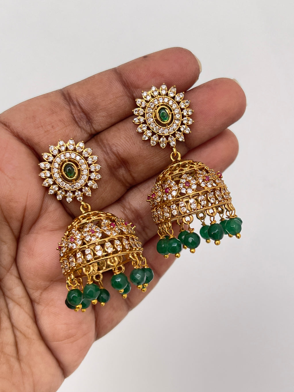 Round butta green beads