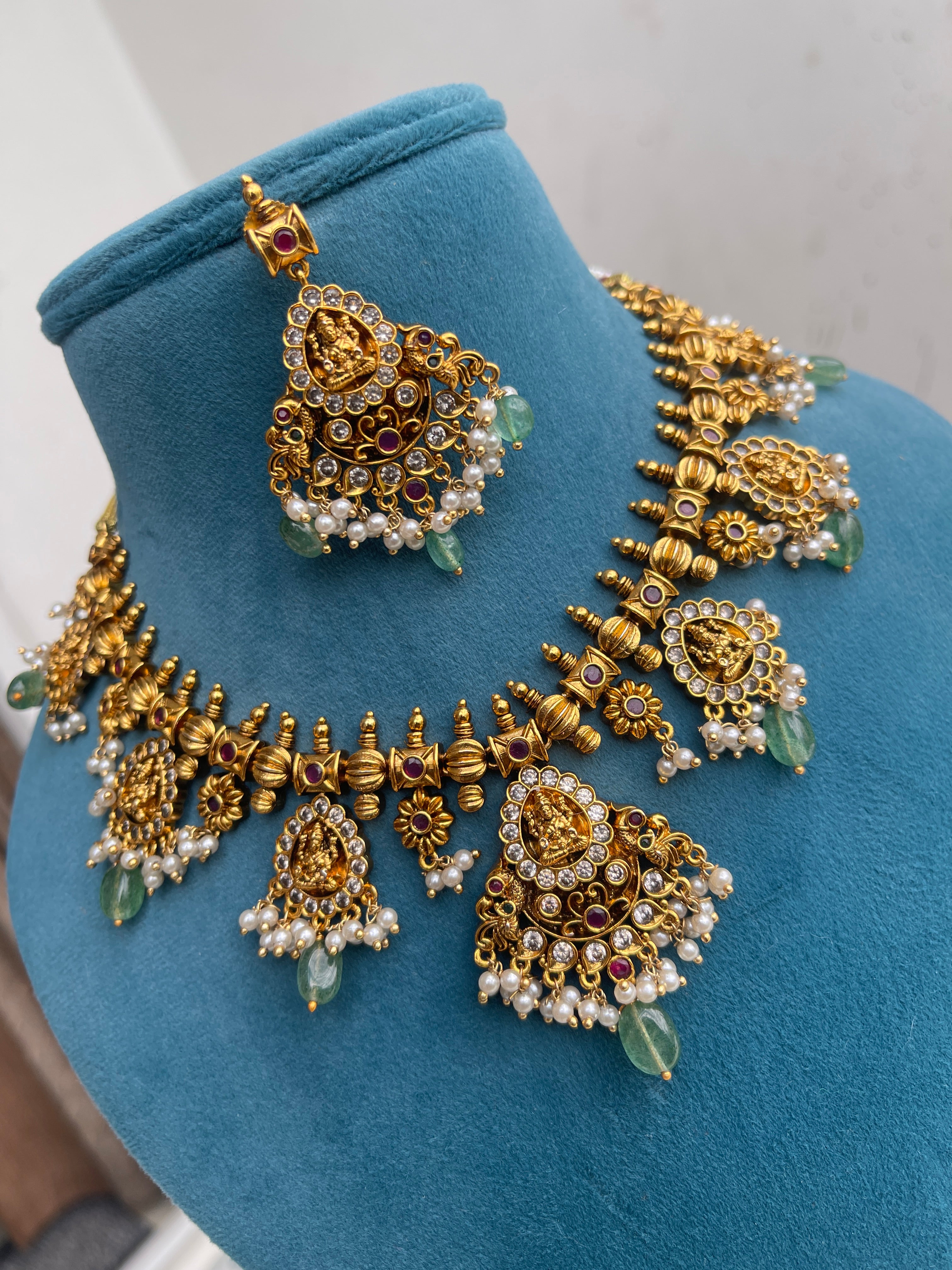 Ns1521 Lakshmi Devi guttapusalu short neckset