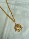 Plain chain with pendant