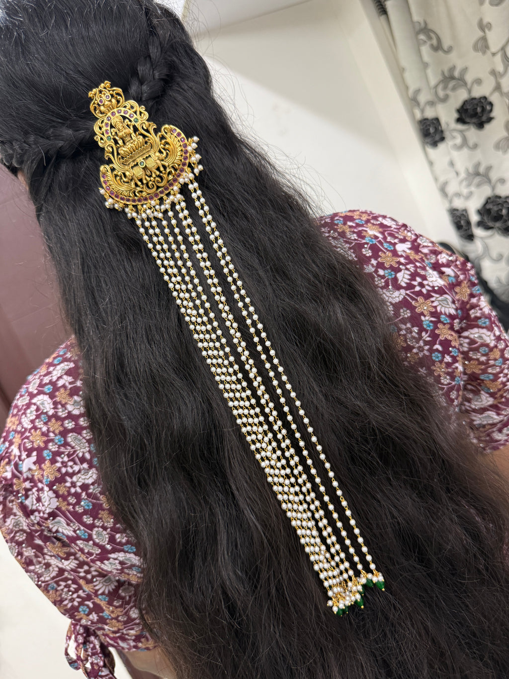 Kemp stones Lakshmidevi elephant and pearls with green beads jada Billa jd012
