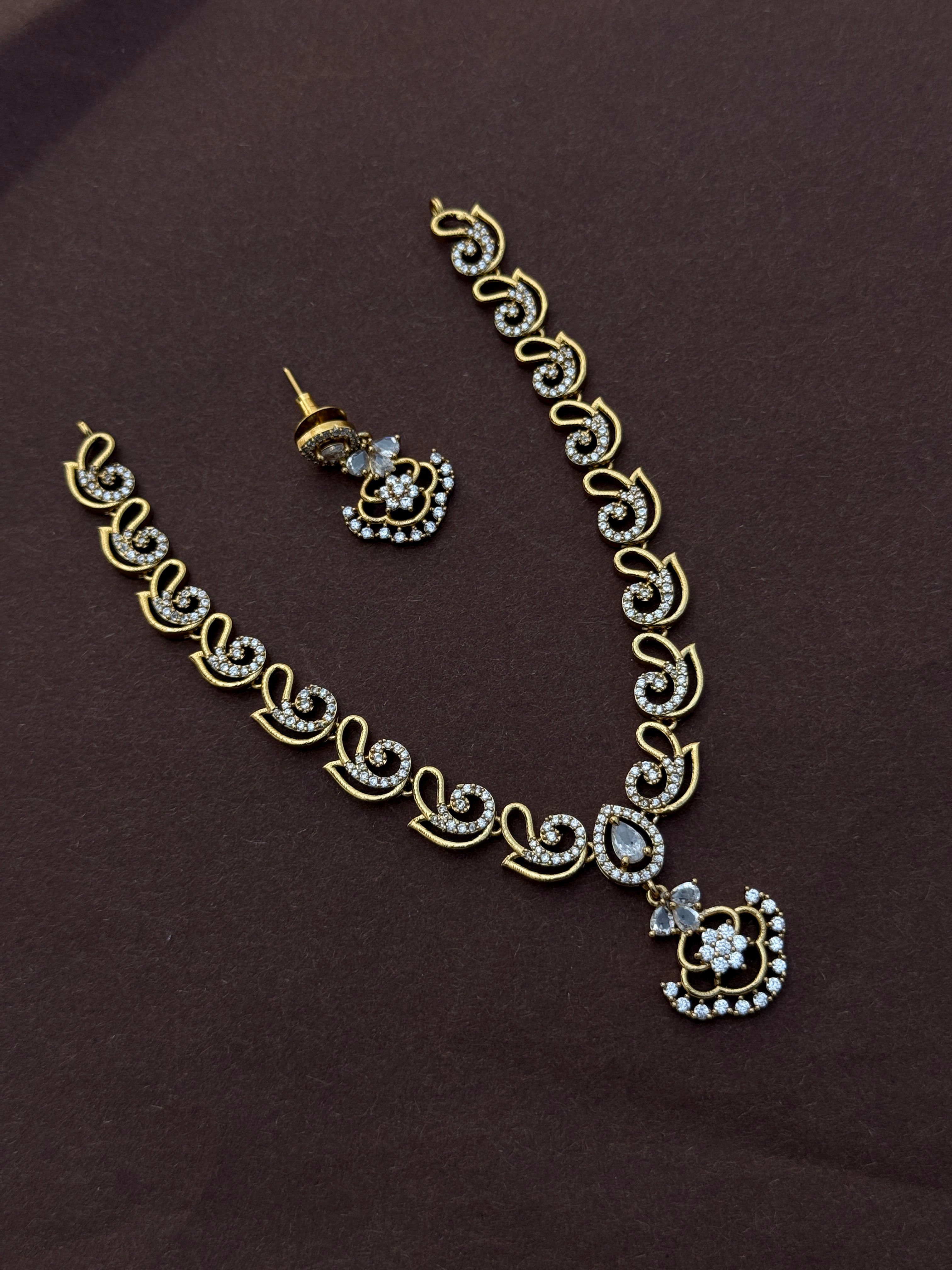 Ns605 cz short neckset With small pendant