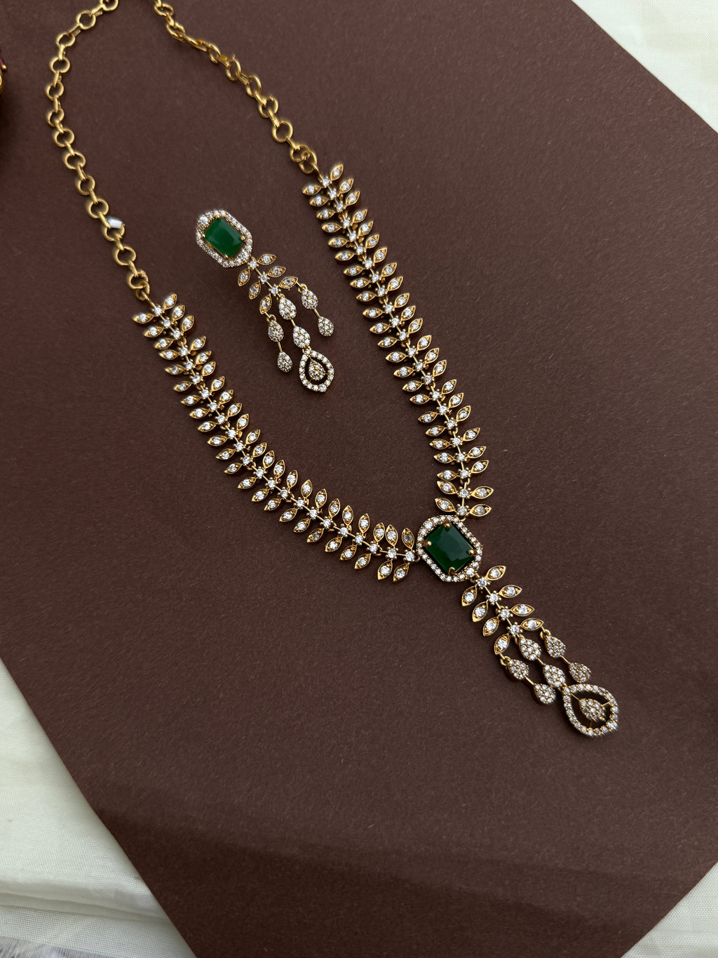 Ns282 western green stone neckset