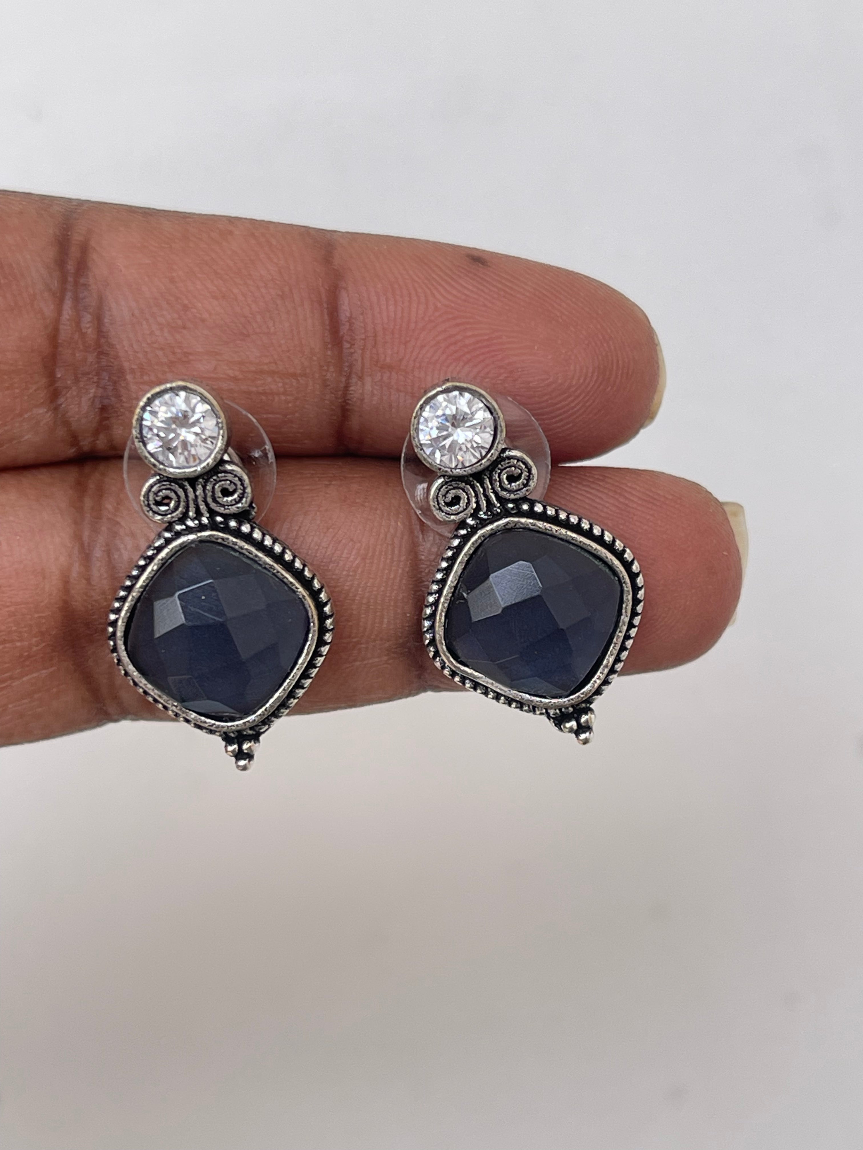 Oxy Oxidised stud's
