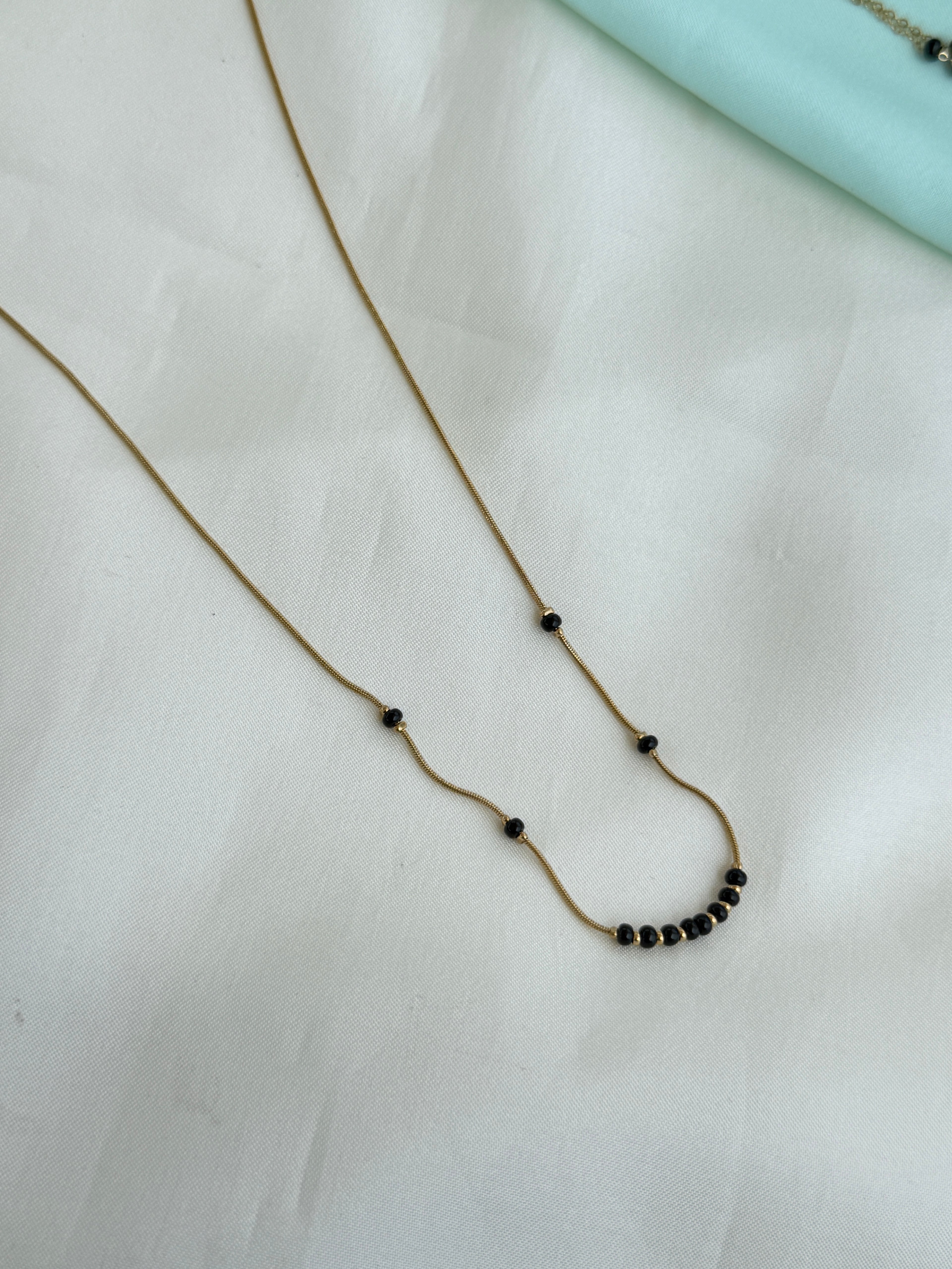 Bb126 micro gold single line 17 Inches blackbeads