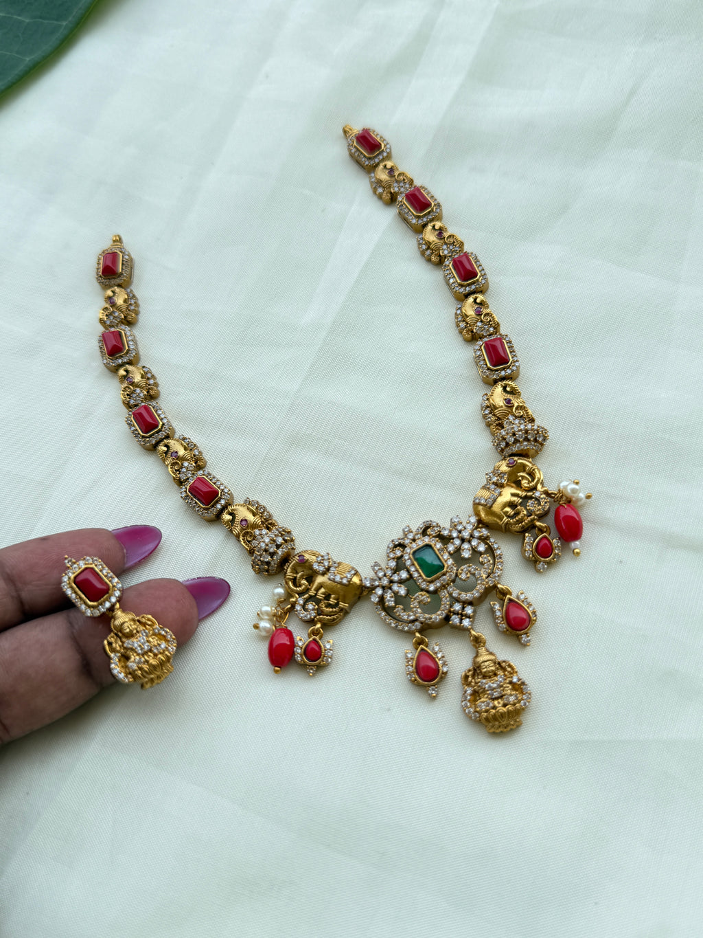 Ns263 elephant lakshmi Devi corals short neckset