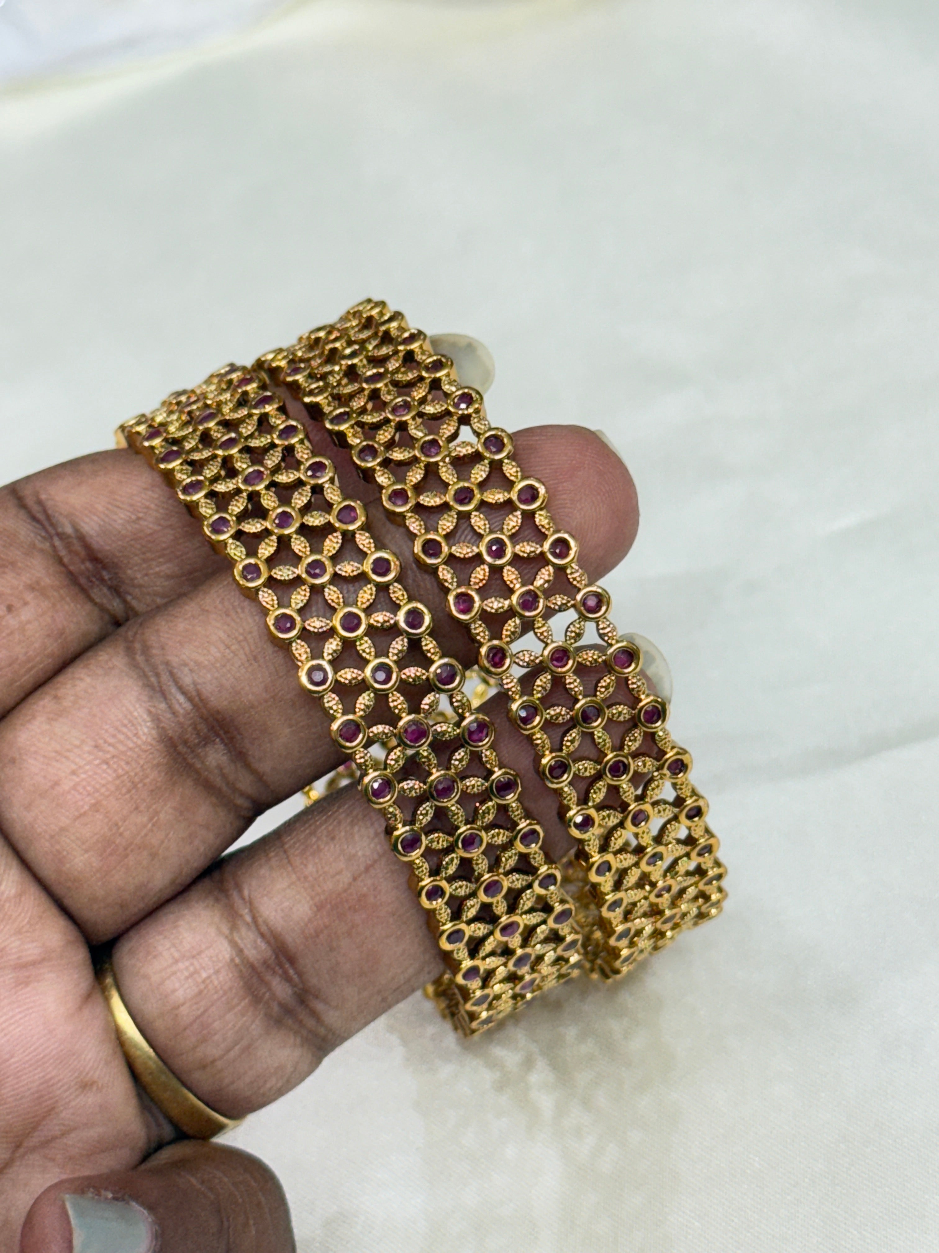 SB142 Ruby Bangles