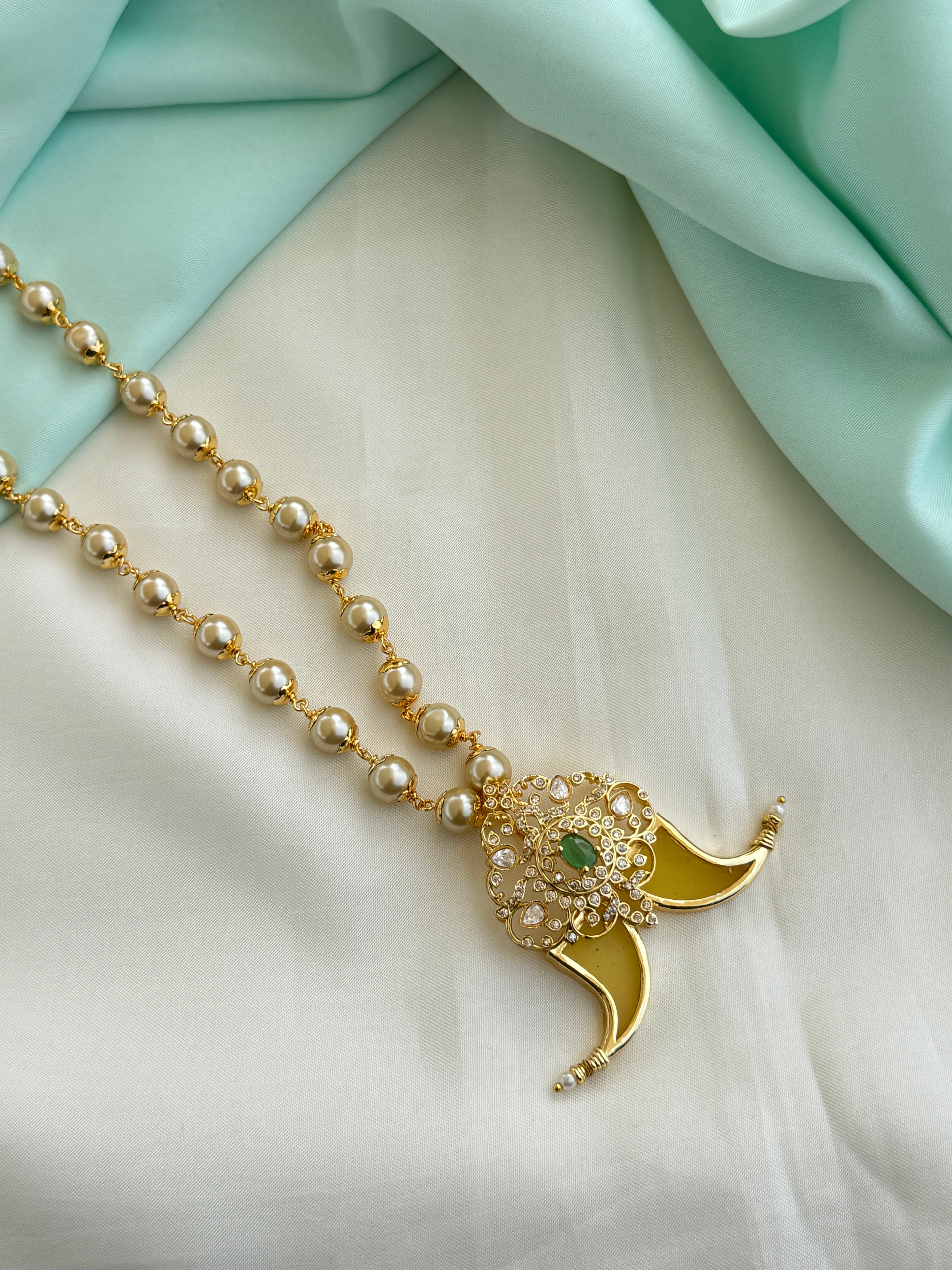 Pg002 Puligoru pendant with 25 inches pearl chains