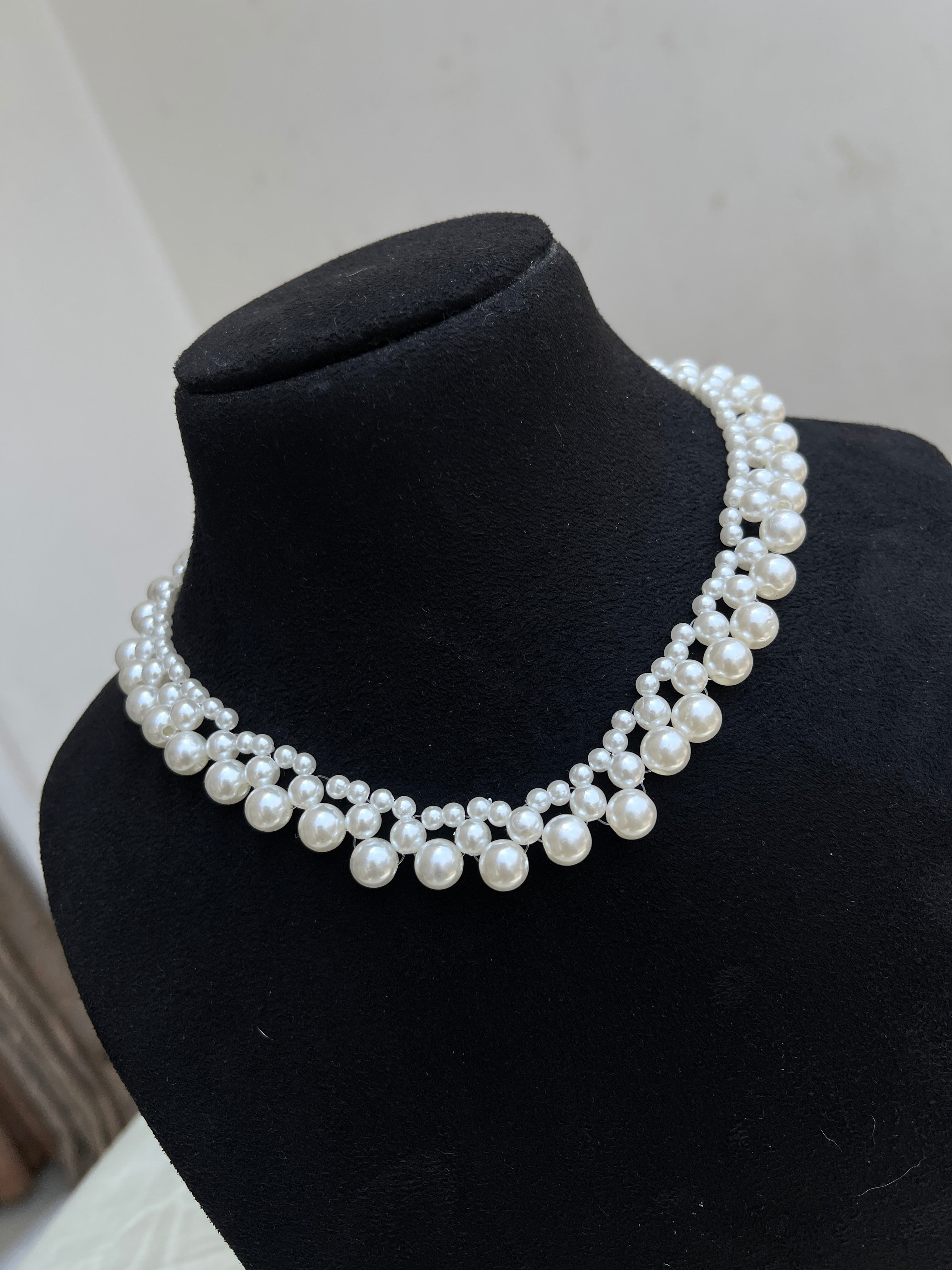 Budget friendly Short pearl neckset