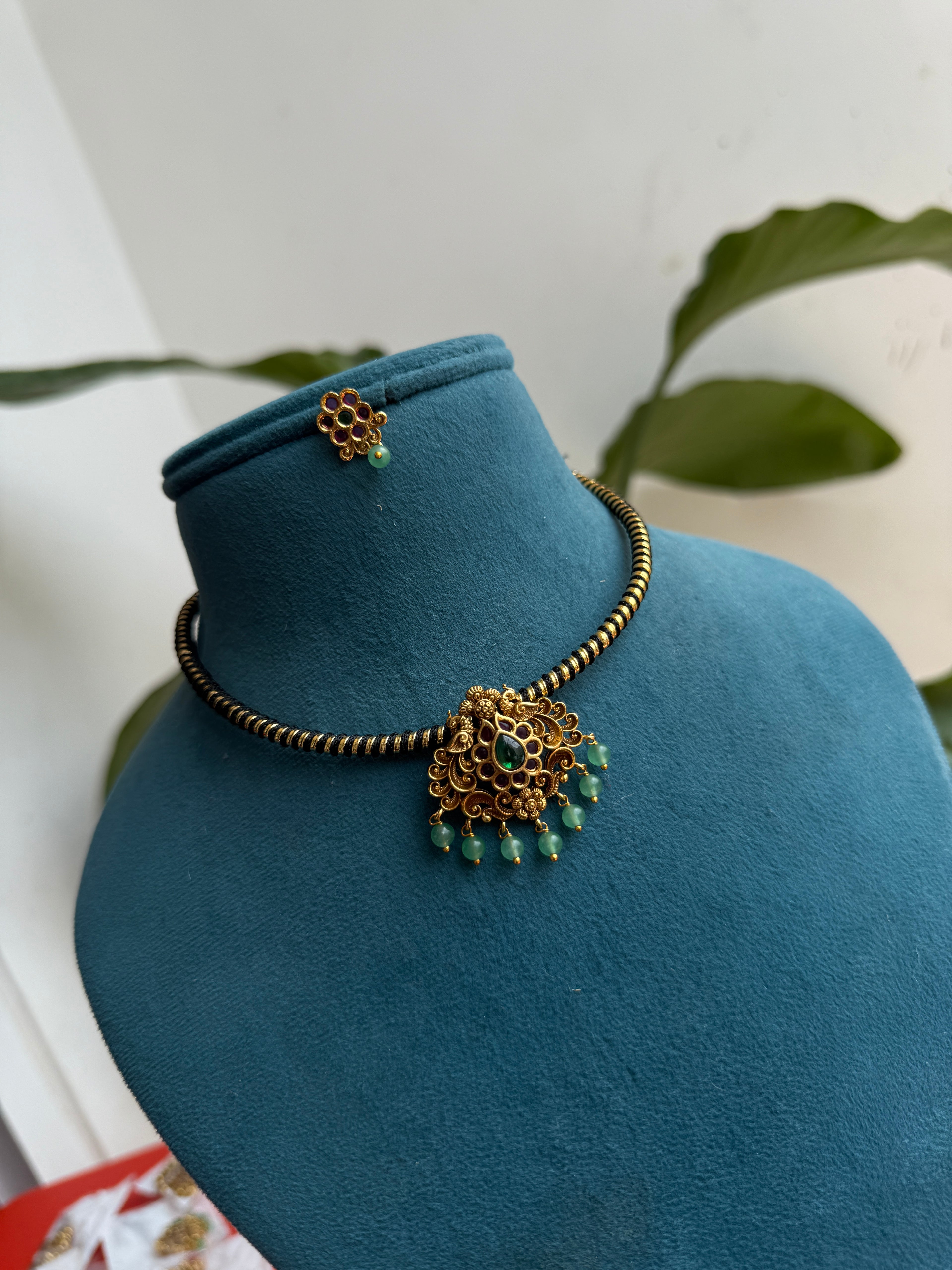 Hs010 black hasli neckset